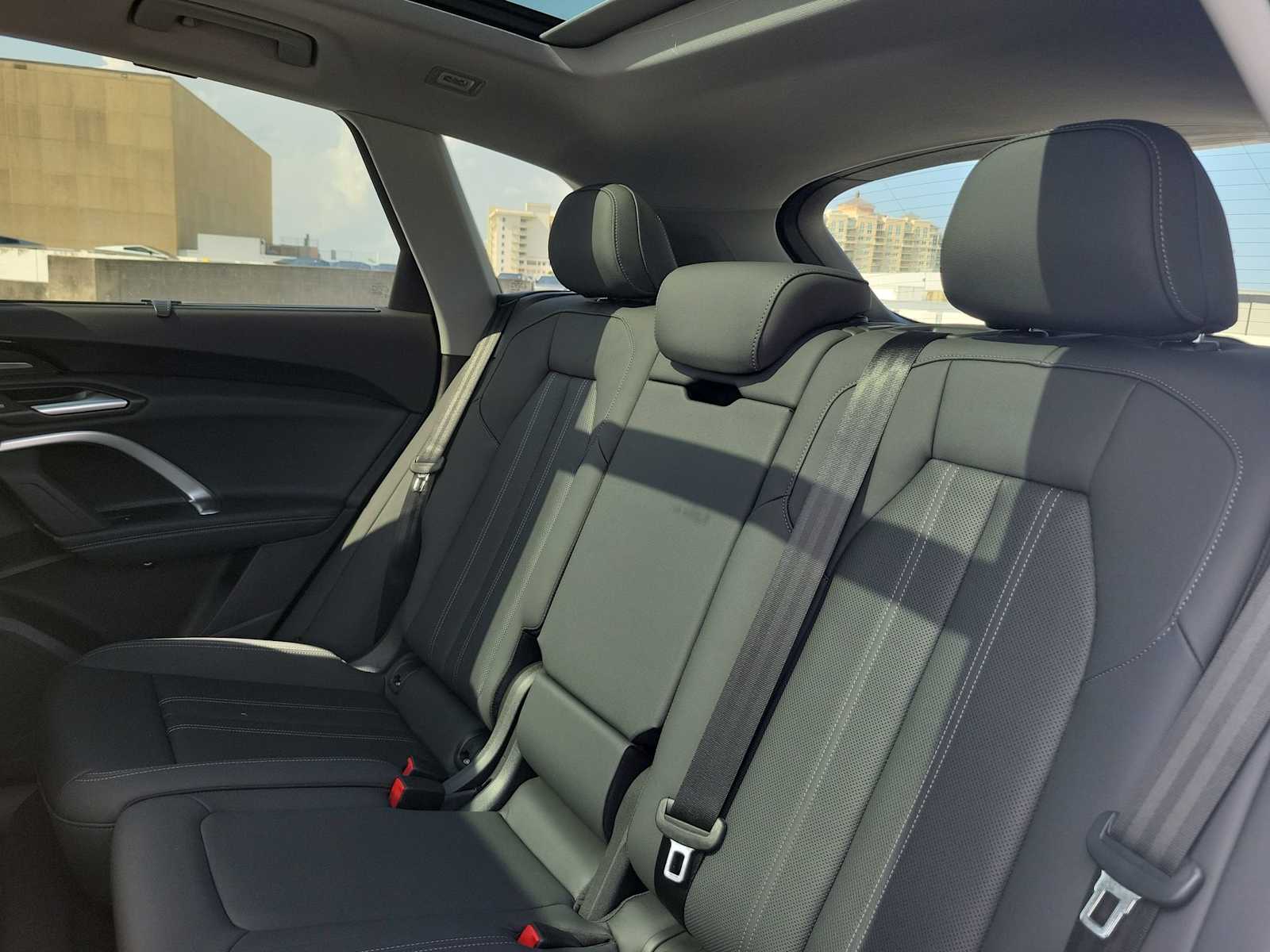 Thumbnail: 2025 Audi Q5 - 19