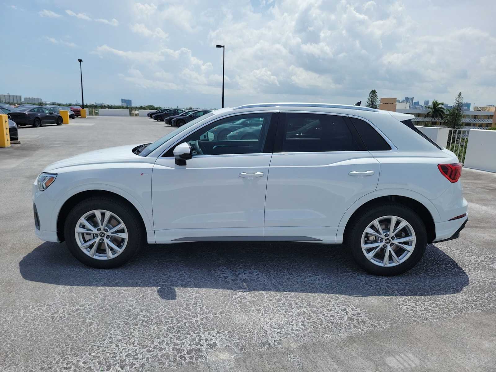 Thumbnail: 2025 Audi Q3 - 3