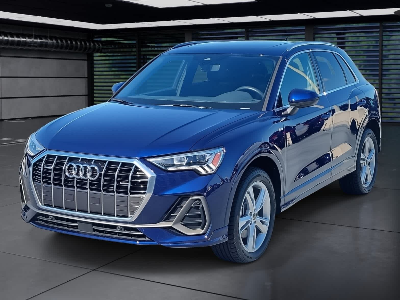Thumbnail: 2024 Audi Q3 - 1
