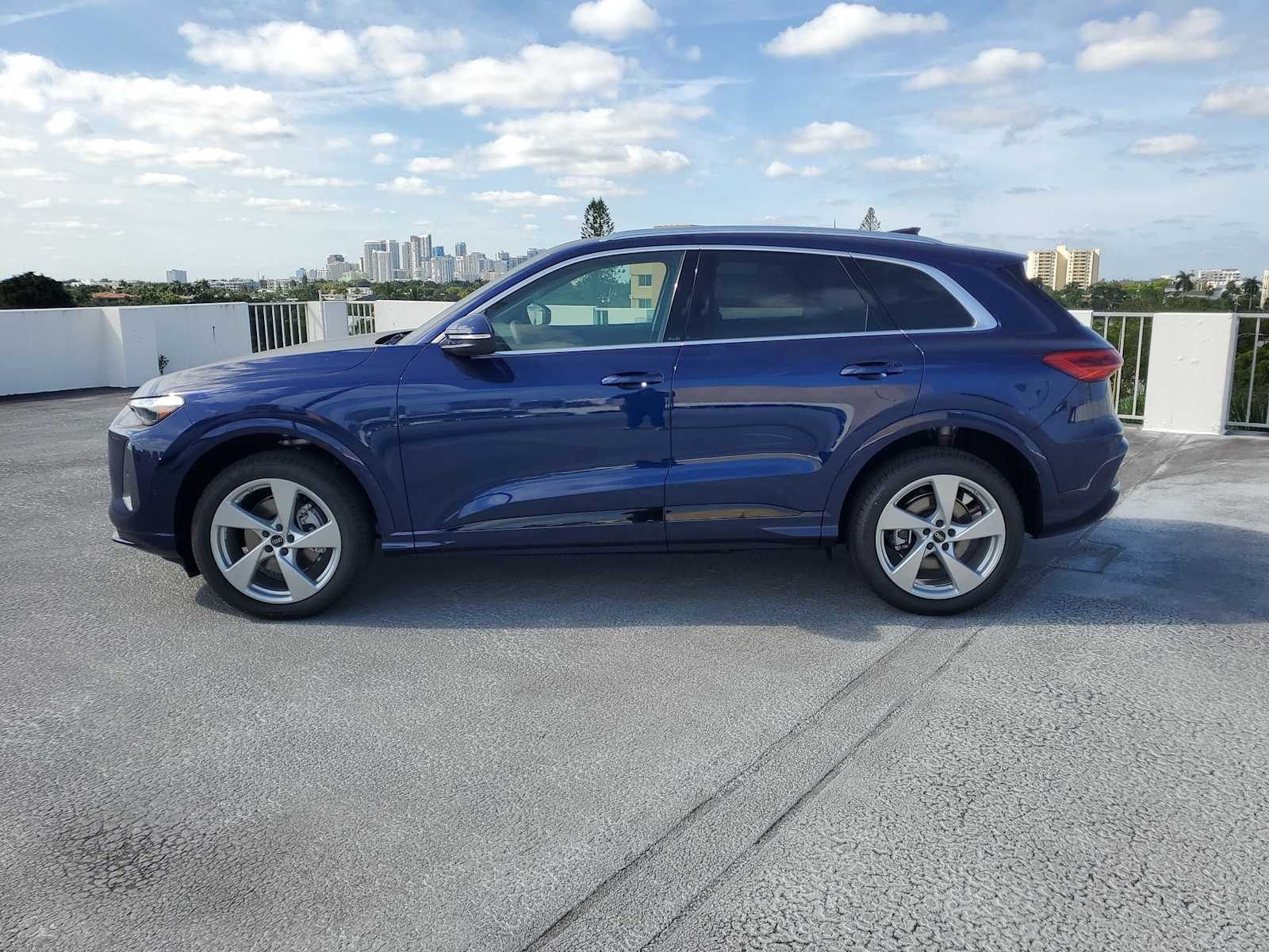 Thumbnail: 2025 Audi Q5 - 3