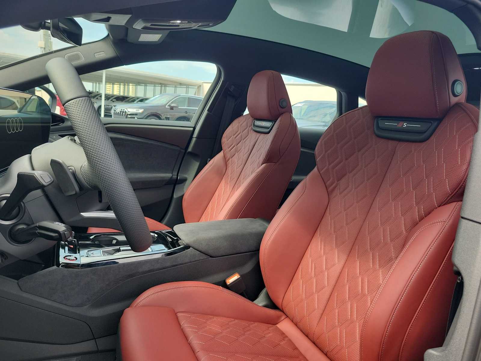 Thumbnail: 2025 Audi e-tron S - 15