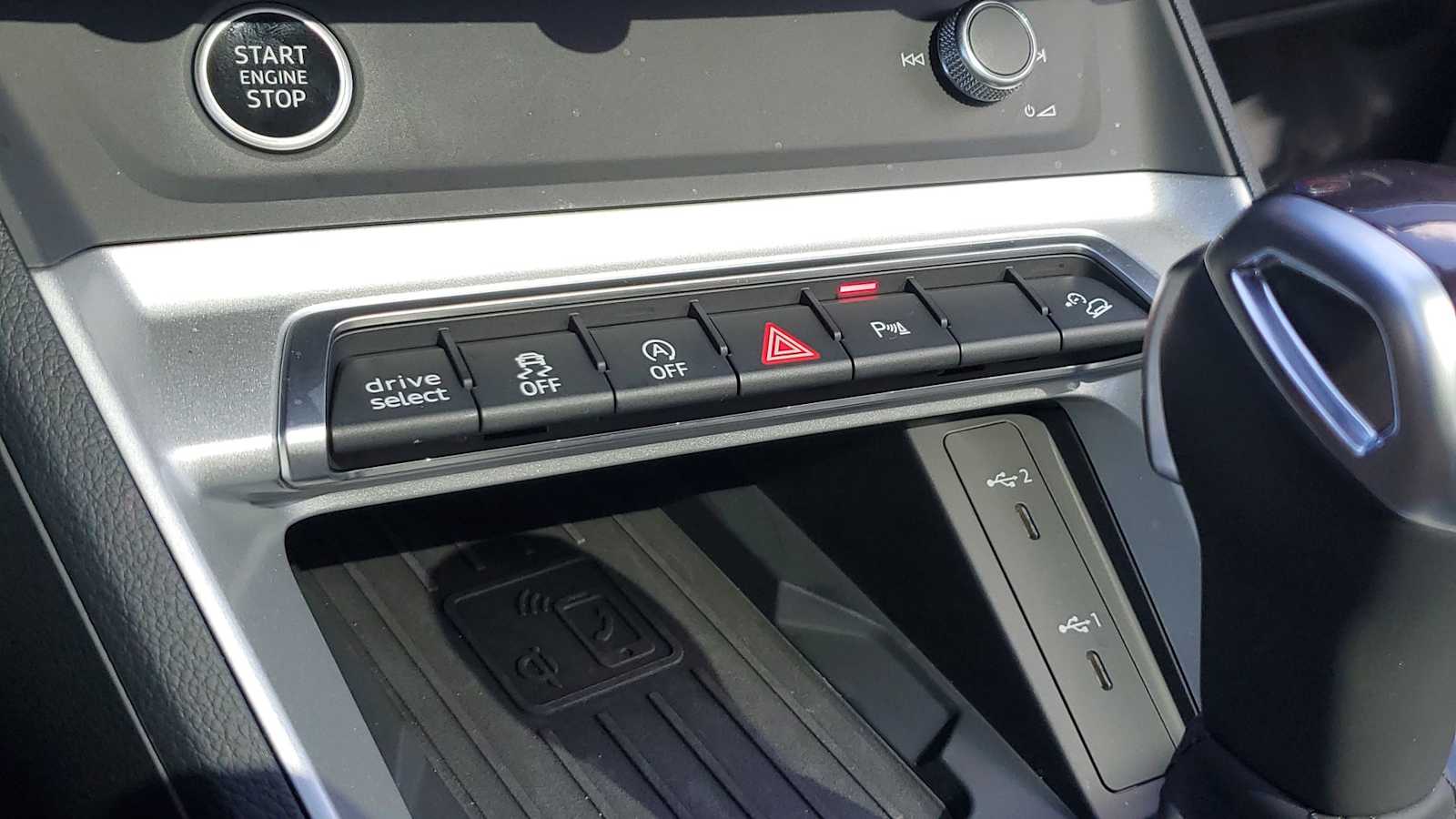 Thumbnail: 2025 Audi Q3 - 30