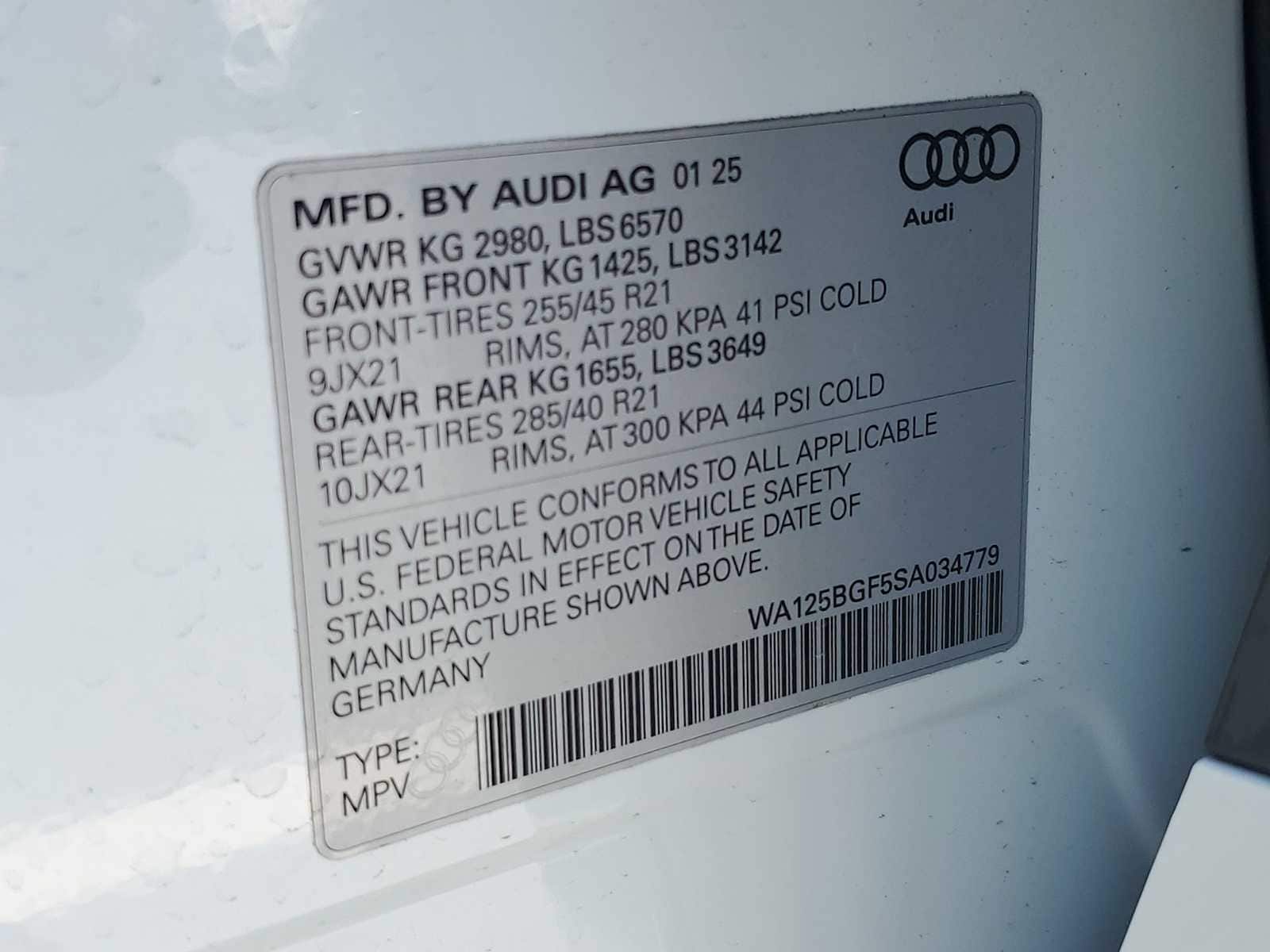 Thumbnail: 2025 Audi SQ6 e-tron - 25