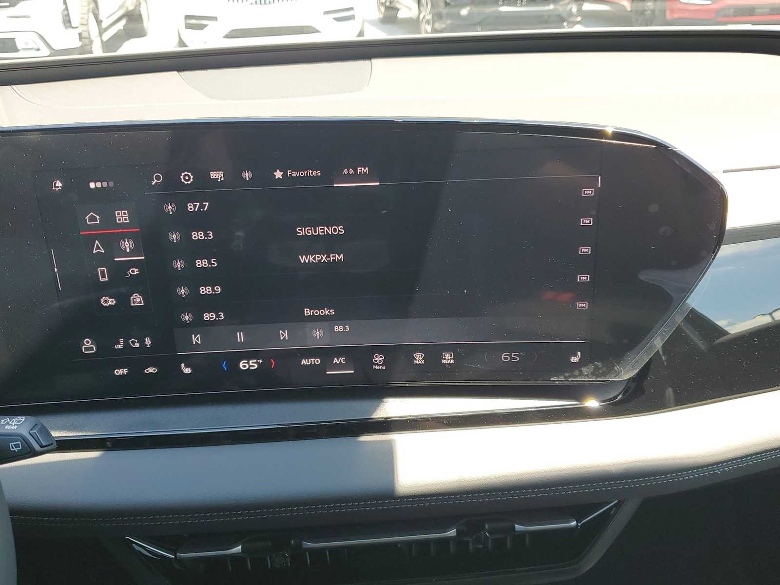 Thumbnail: 2025 Audi Q6 e-tron - 19