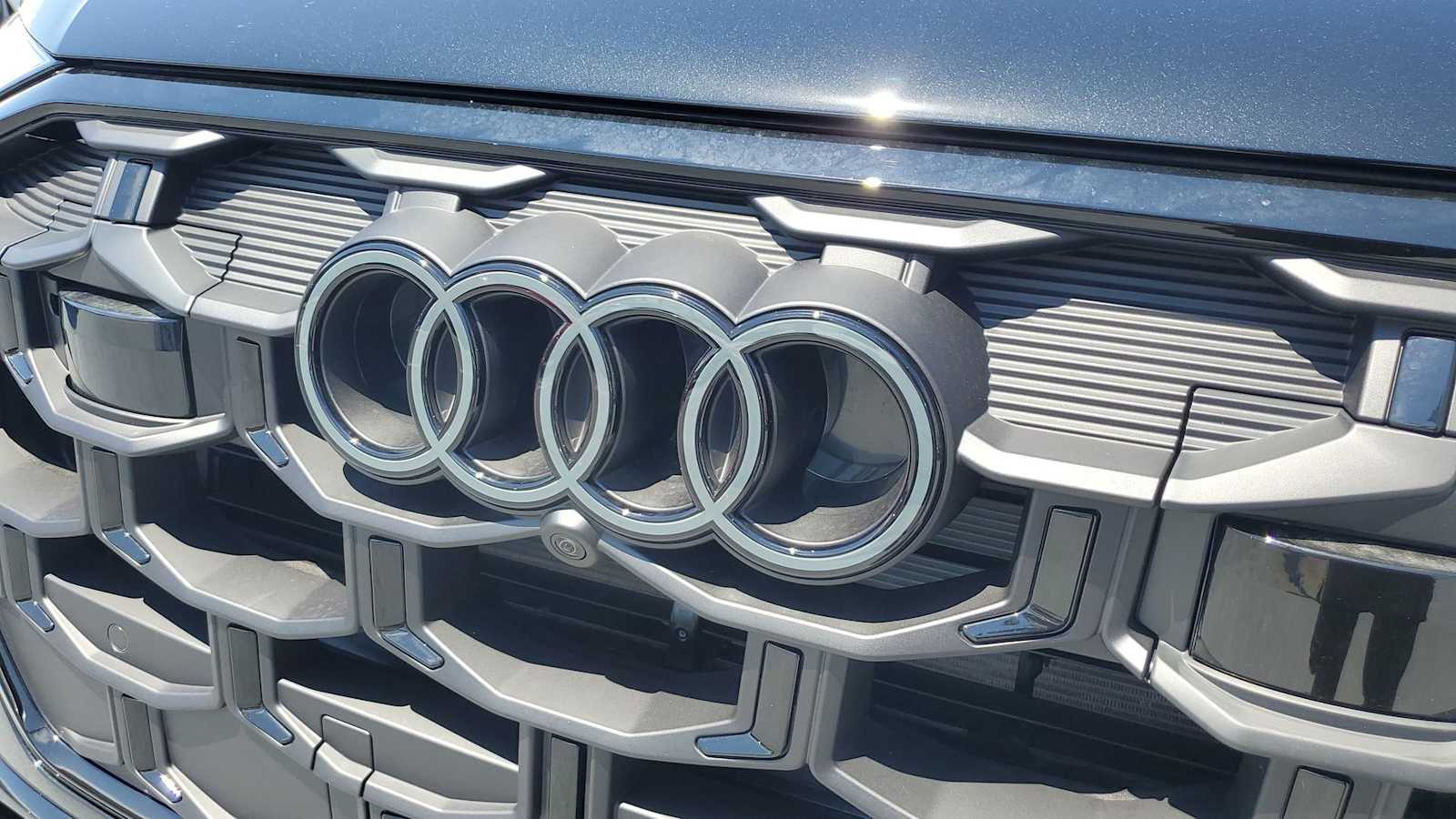Thumbnail: 2026 Audi Q7 - 11