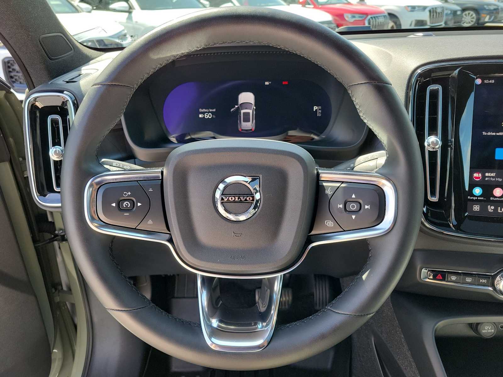 Thumbnail: 2023 Volvo XC40 - 21