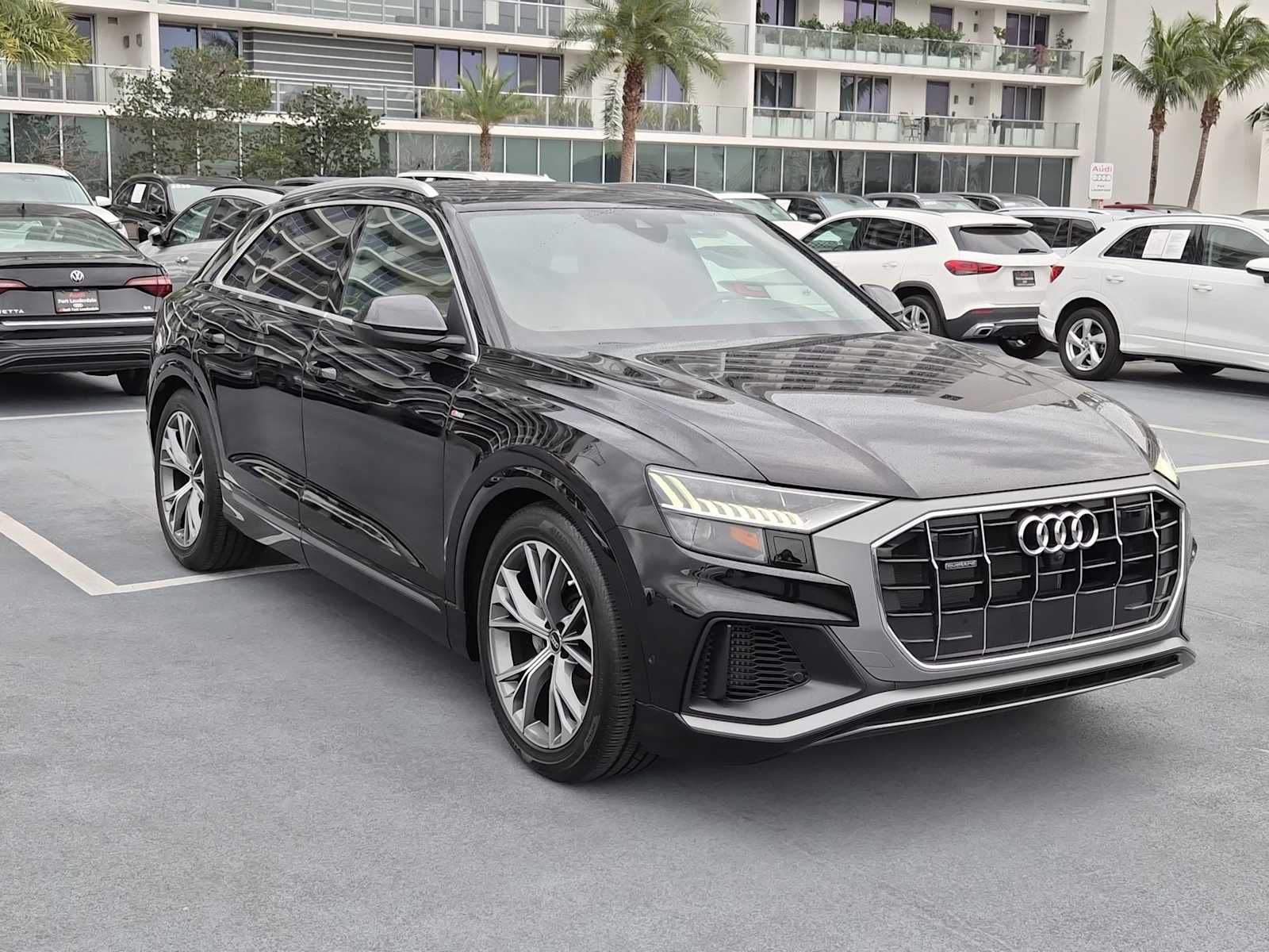 Thumbnail: 2023 Audi Q8 - 8