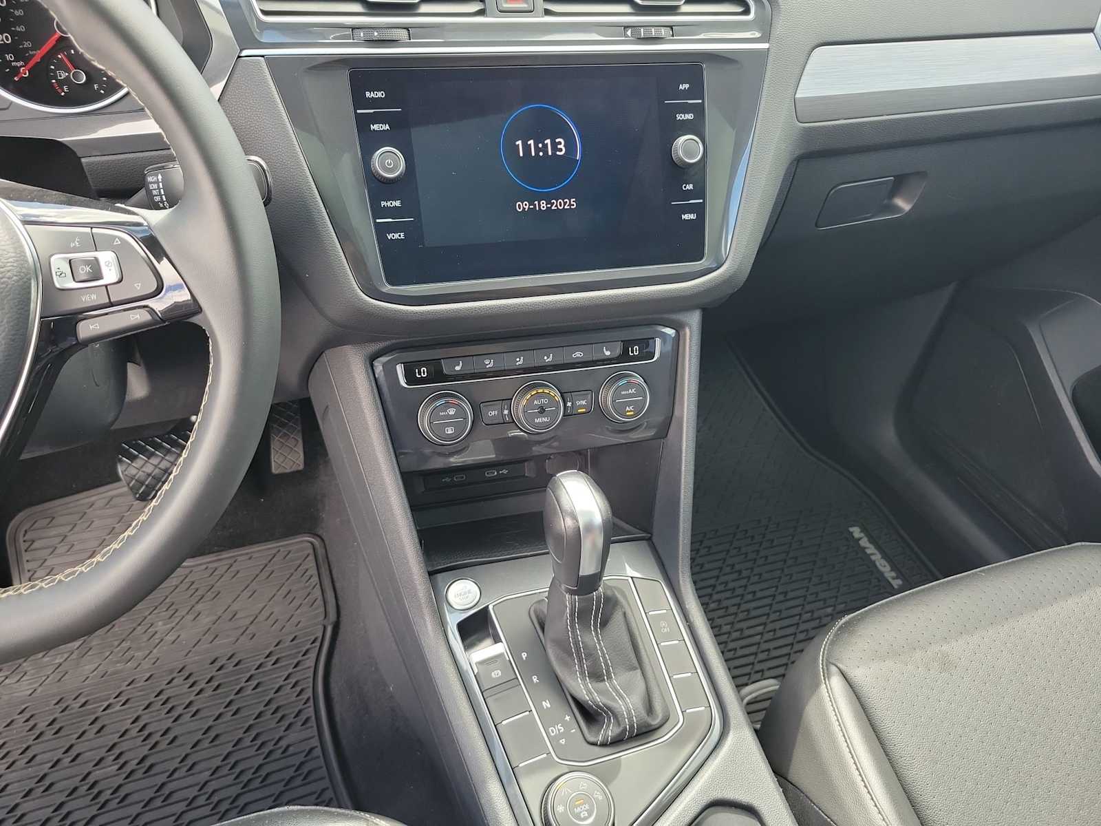 Thumbnail: 2021 Volkswagen Tiguan - 23