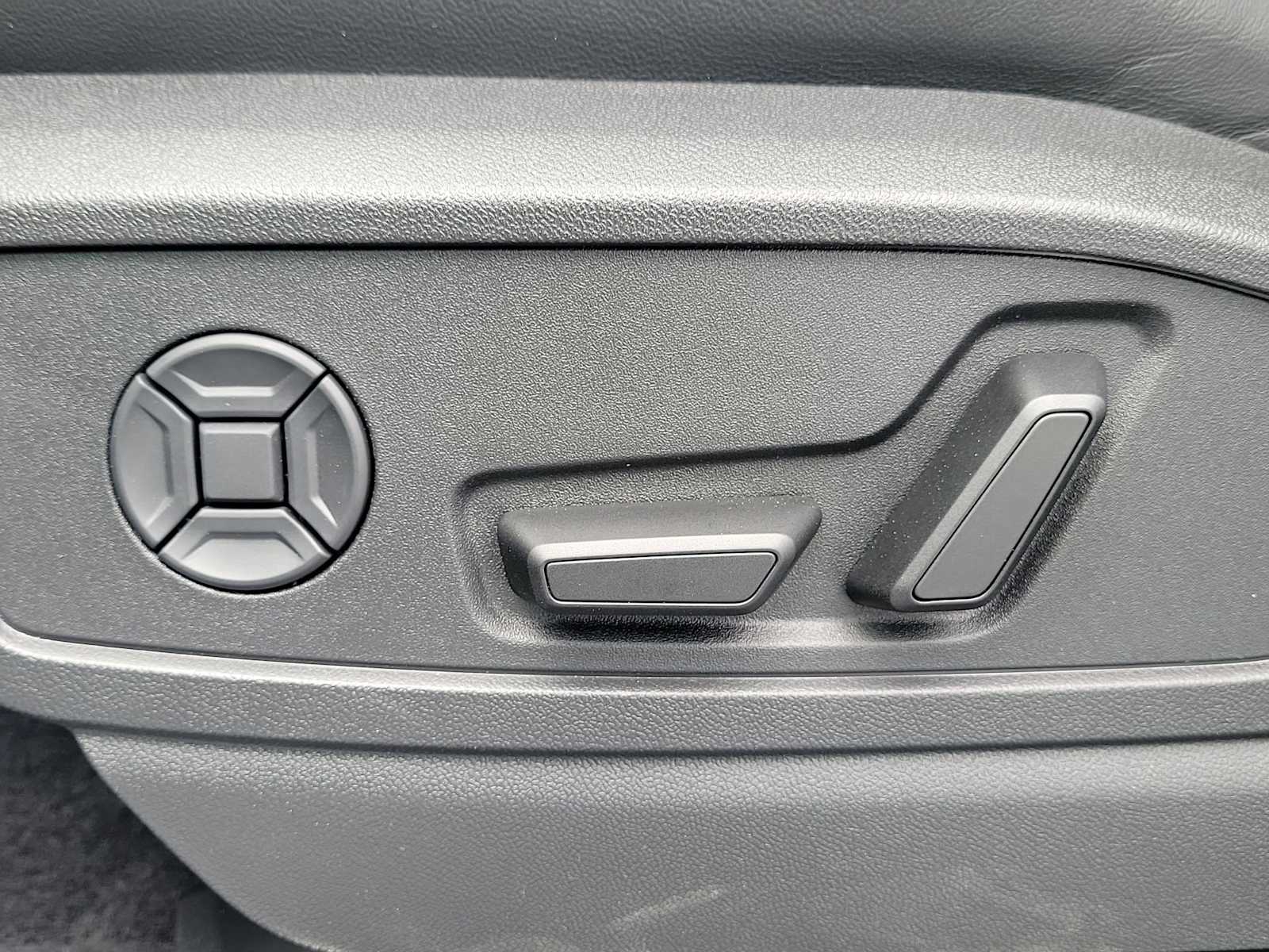 Thumbnail: 2026 Audi Q5 - 16