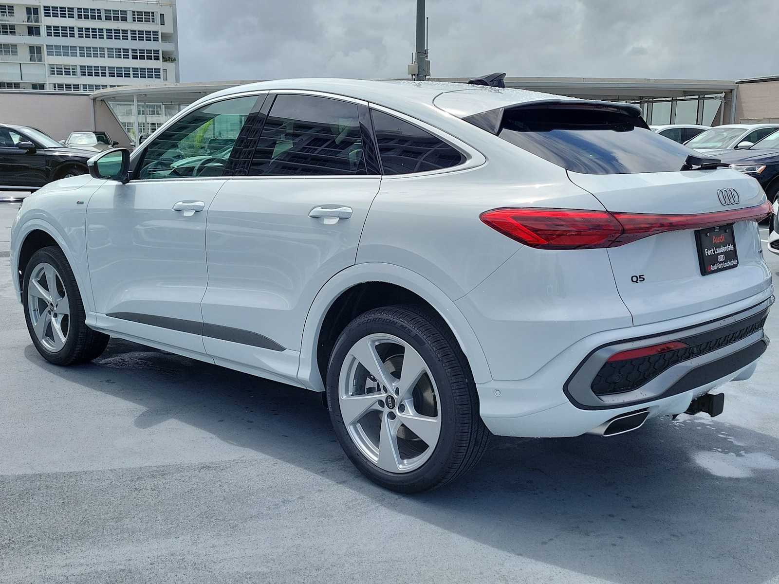 Thumbnail: 2026 Audi Q5 - 4