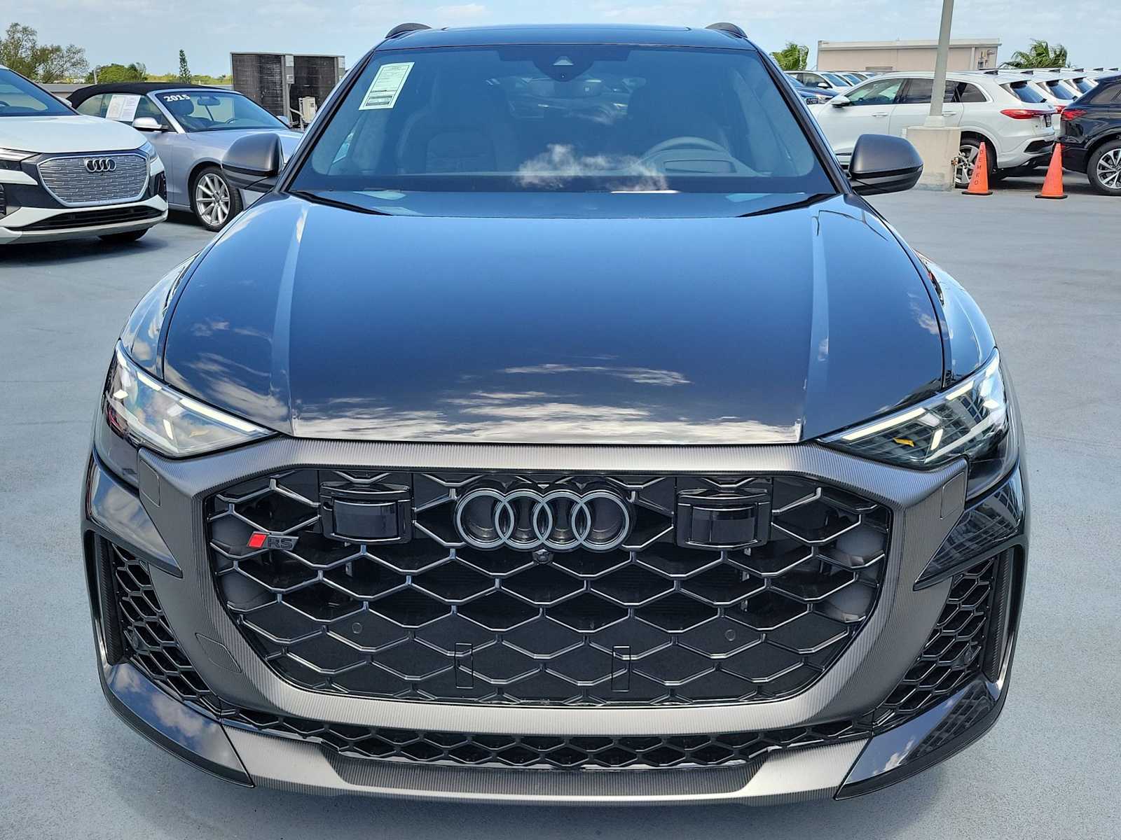 Thumbnail: 2026 Audi RS Q8 - 9