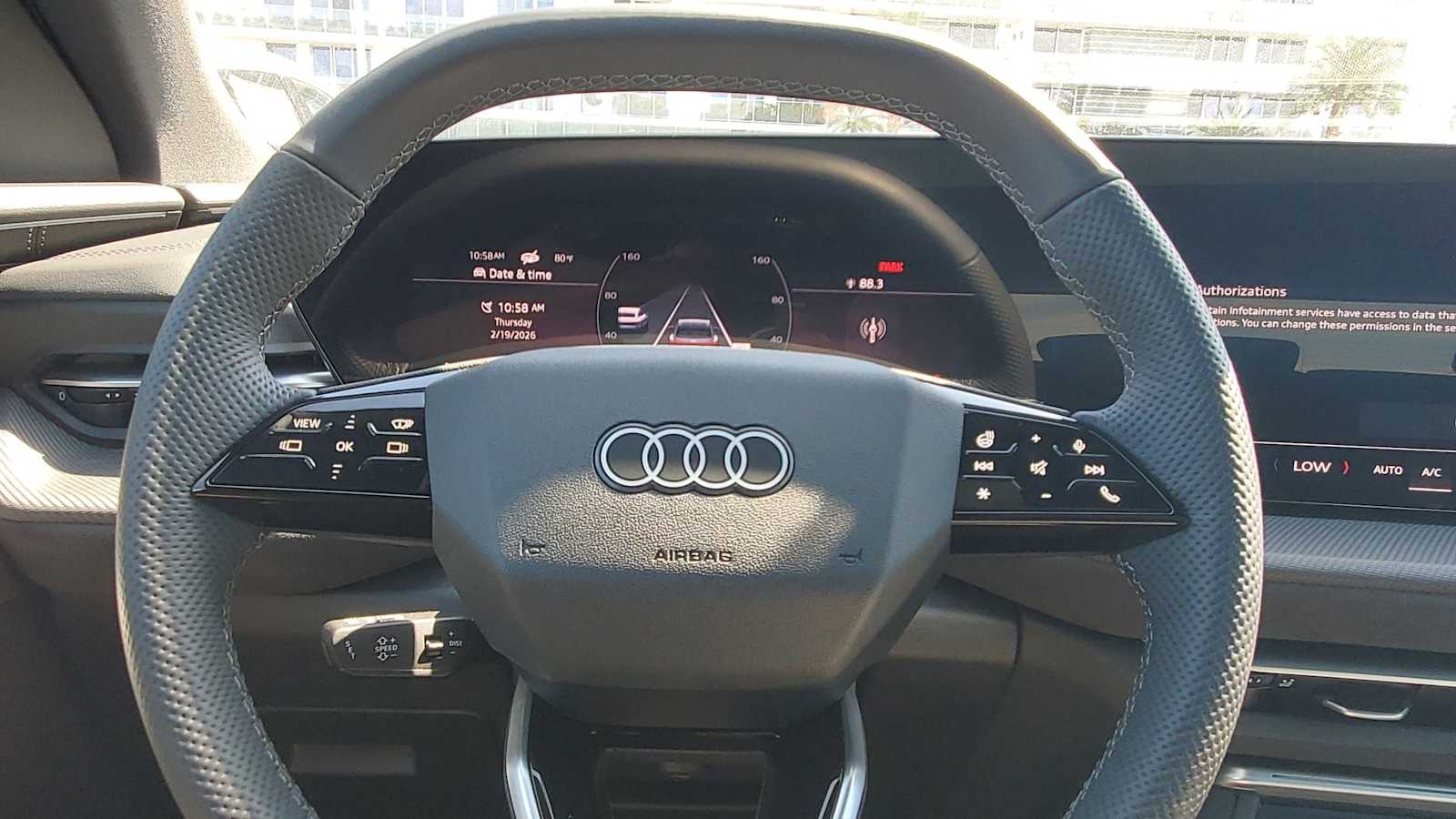 Thumbnail: 2025 Audi SQ5 - 23