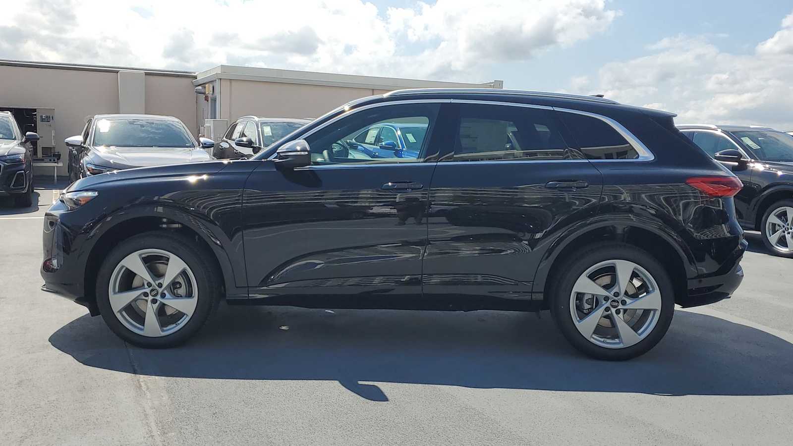 Thumbnail: 2026 Audi Q5 - 3