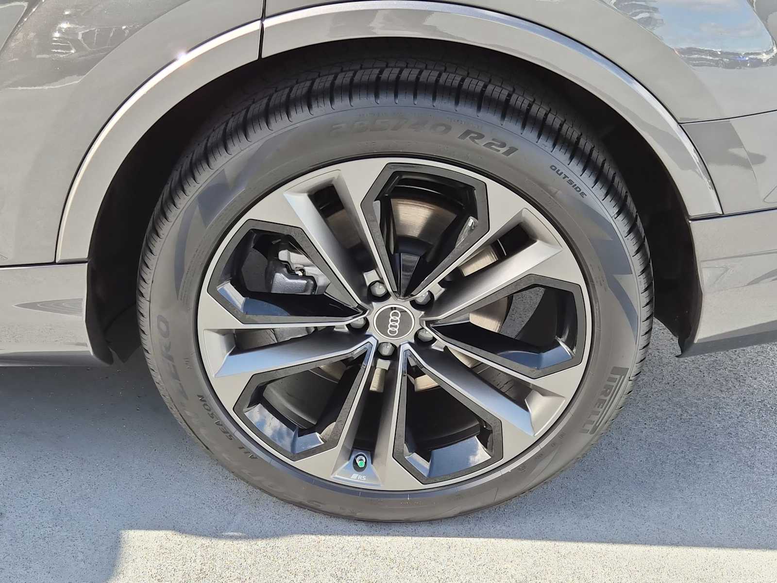 Thumbnail: 2026 Audi Q7 - 12