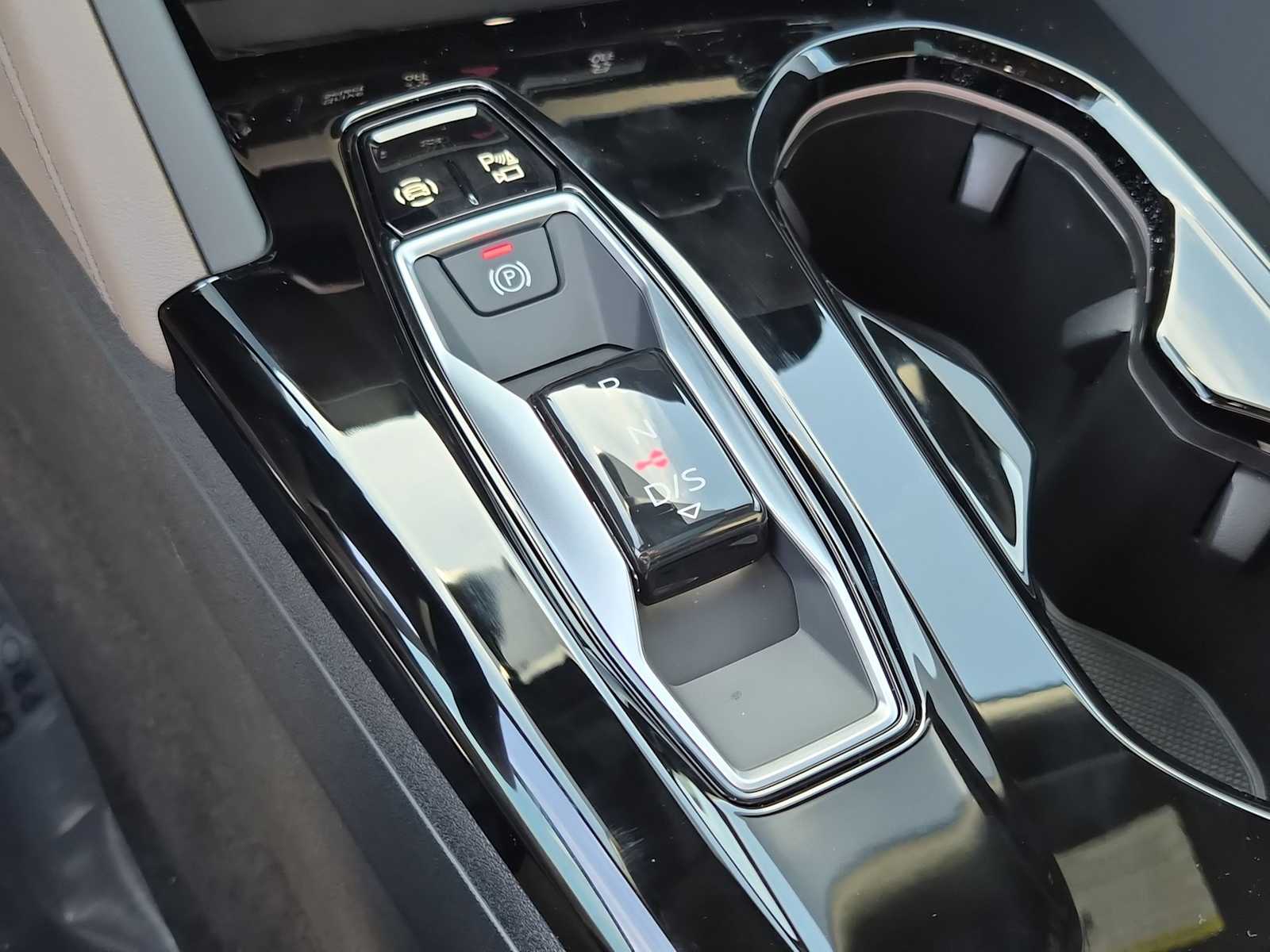 Thumbnail: 2025 Audi Q5 - 25