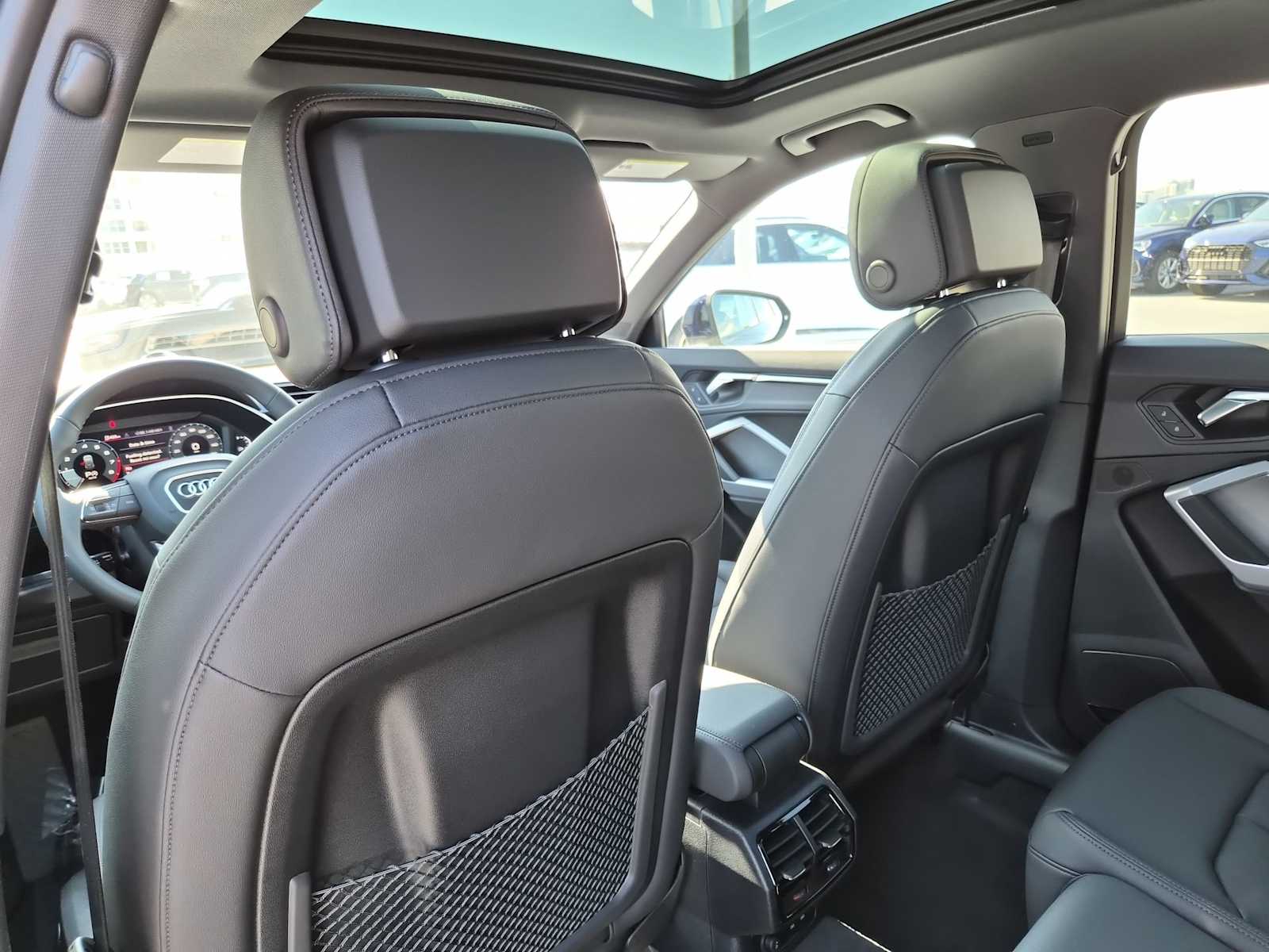 Thumbnail: 2025 Audi Q3 - 17