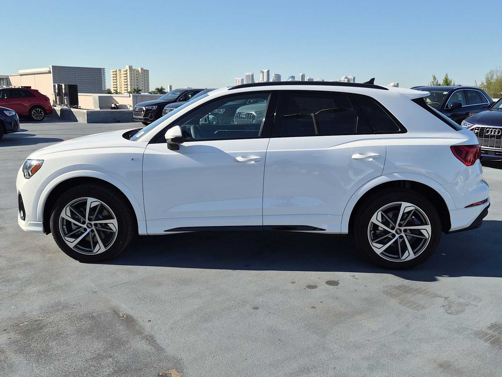 Thumbnail: 2025 Audi Q3 - 3