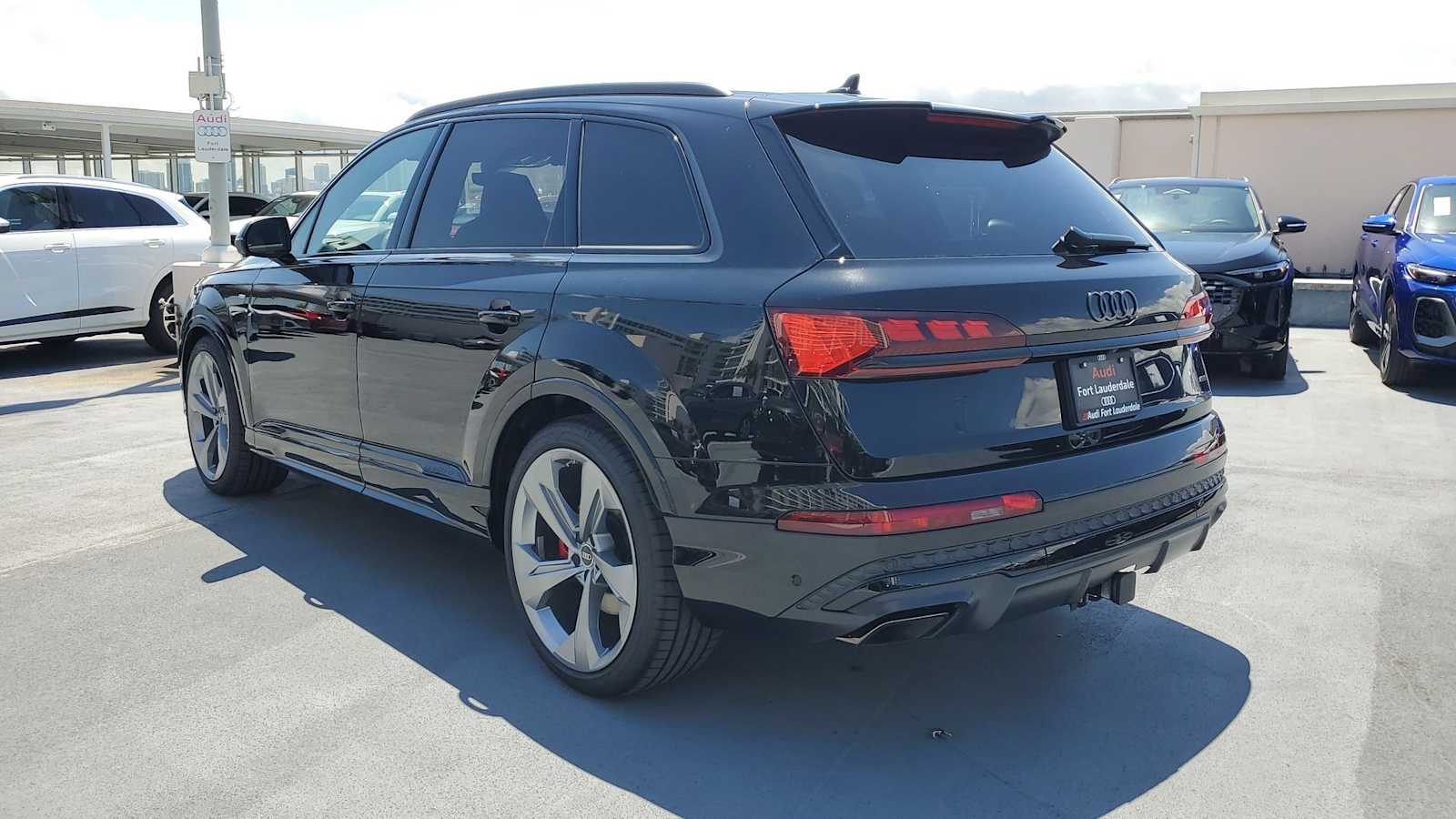 Thumbnail: 2026 Audi Q7 - 4