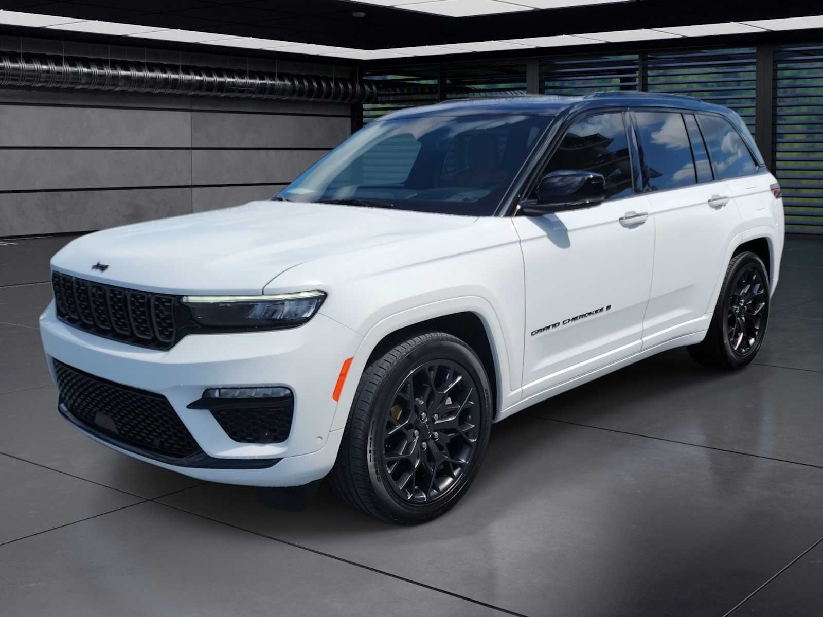 Thumbnail: 2024 Jeep Grand Cherokee - 1
