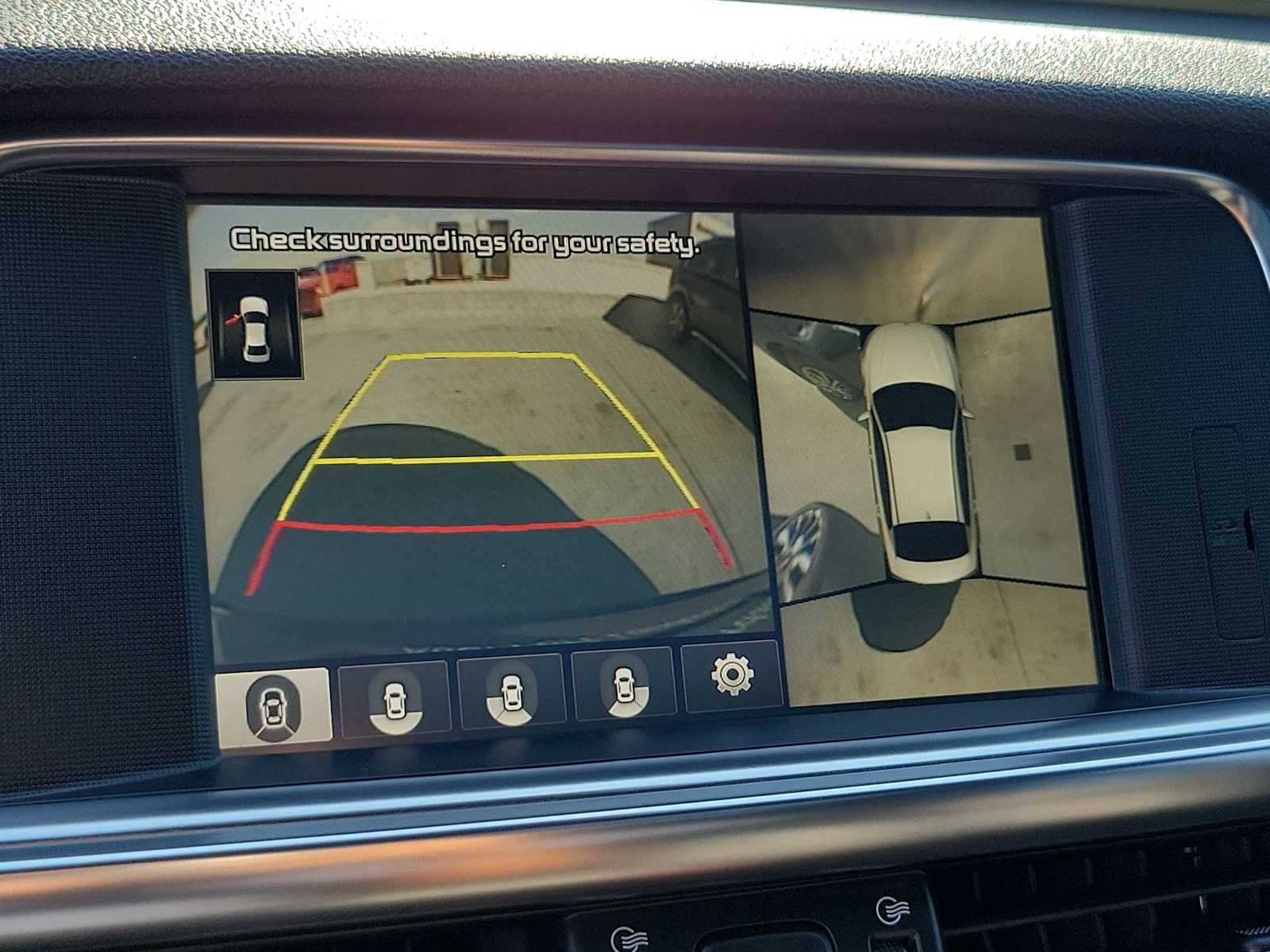 Thumbnail: 2017 Kia Optima - 24