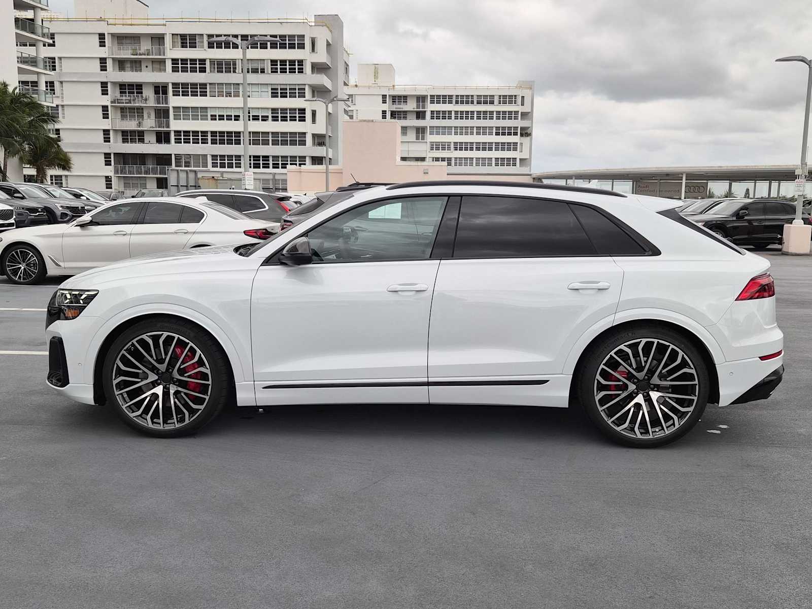 Thumbnail: 2026 Audi SQ8 - 3