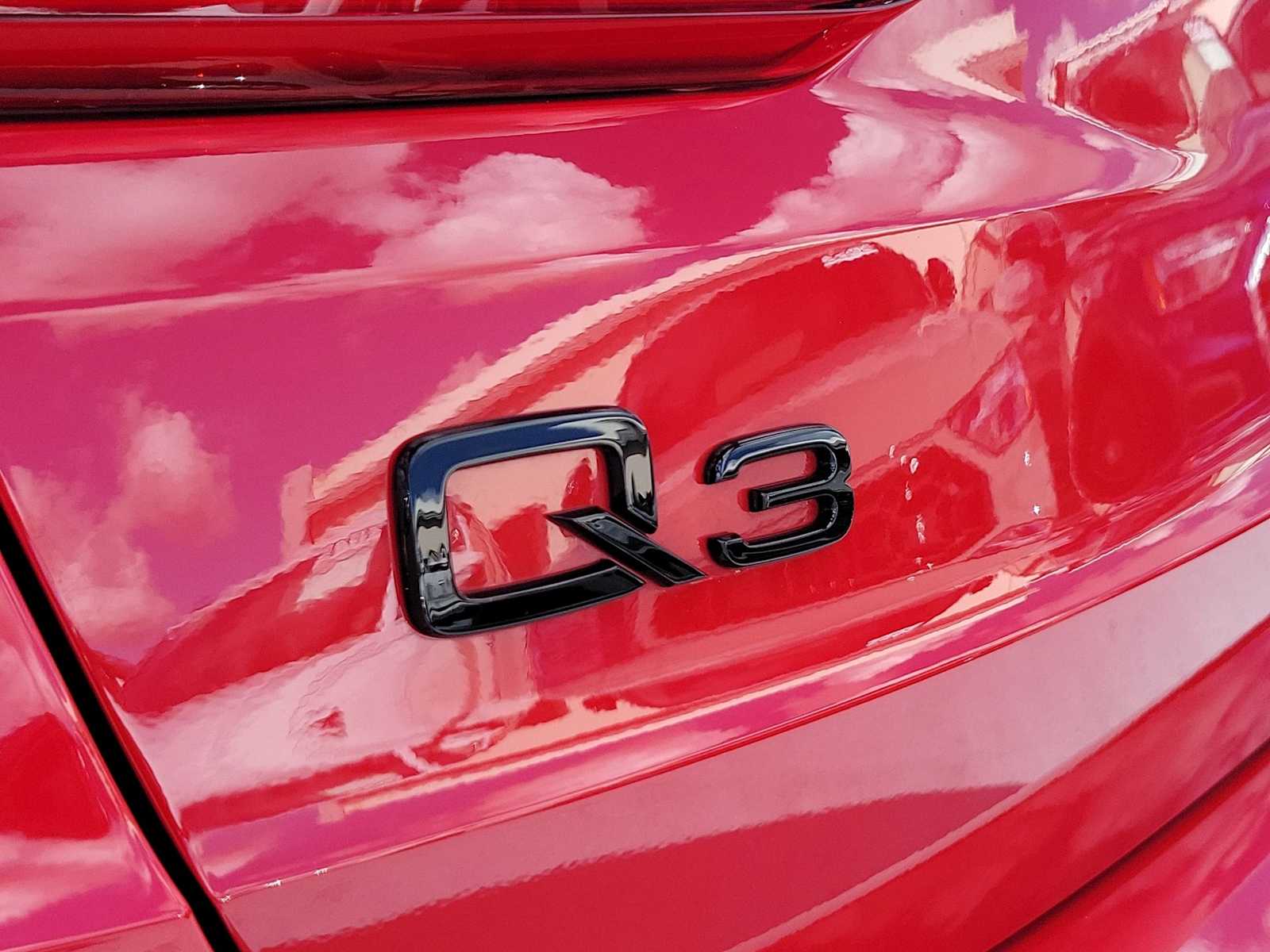 Thumbnail: 2025 Audi Q3 - 10