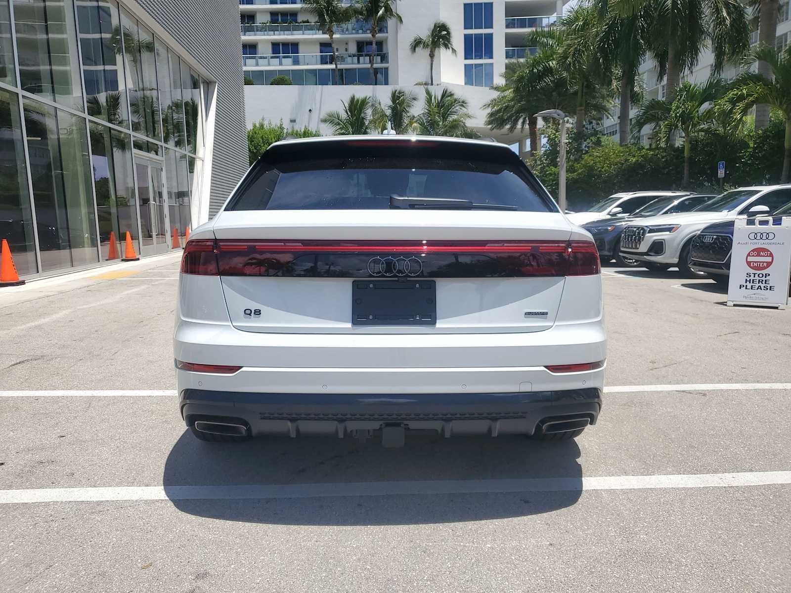 Thumbnail: 2025 Audi Q8 - 5