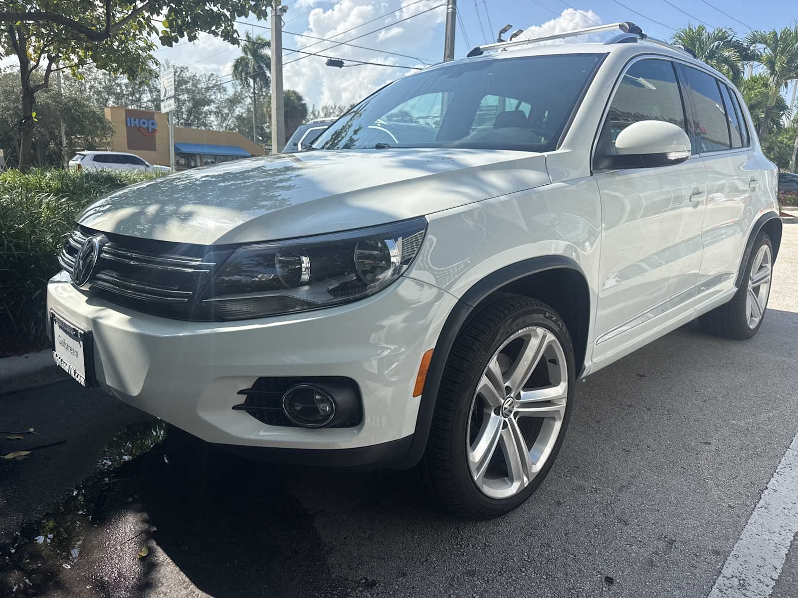 Thumbnail: 2016 Volkswagen Tiguan - 1