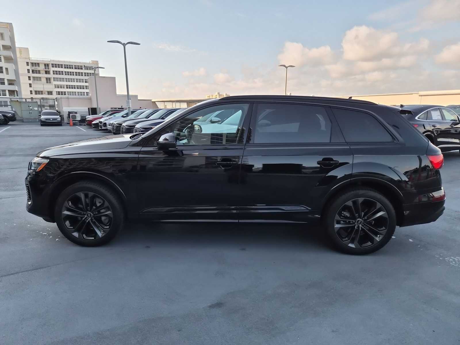 Thumbnail: 2025 Audi Q7 - 3