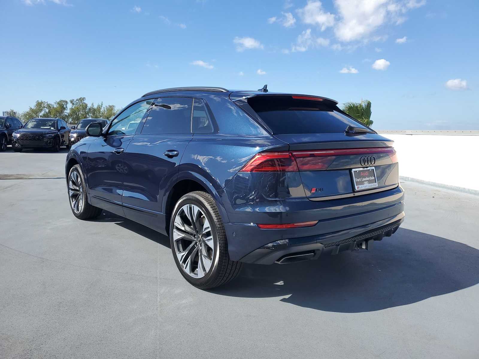 Thumbnail: 2025 Audi Q8 - 4