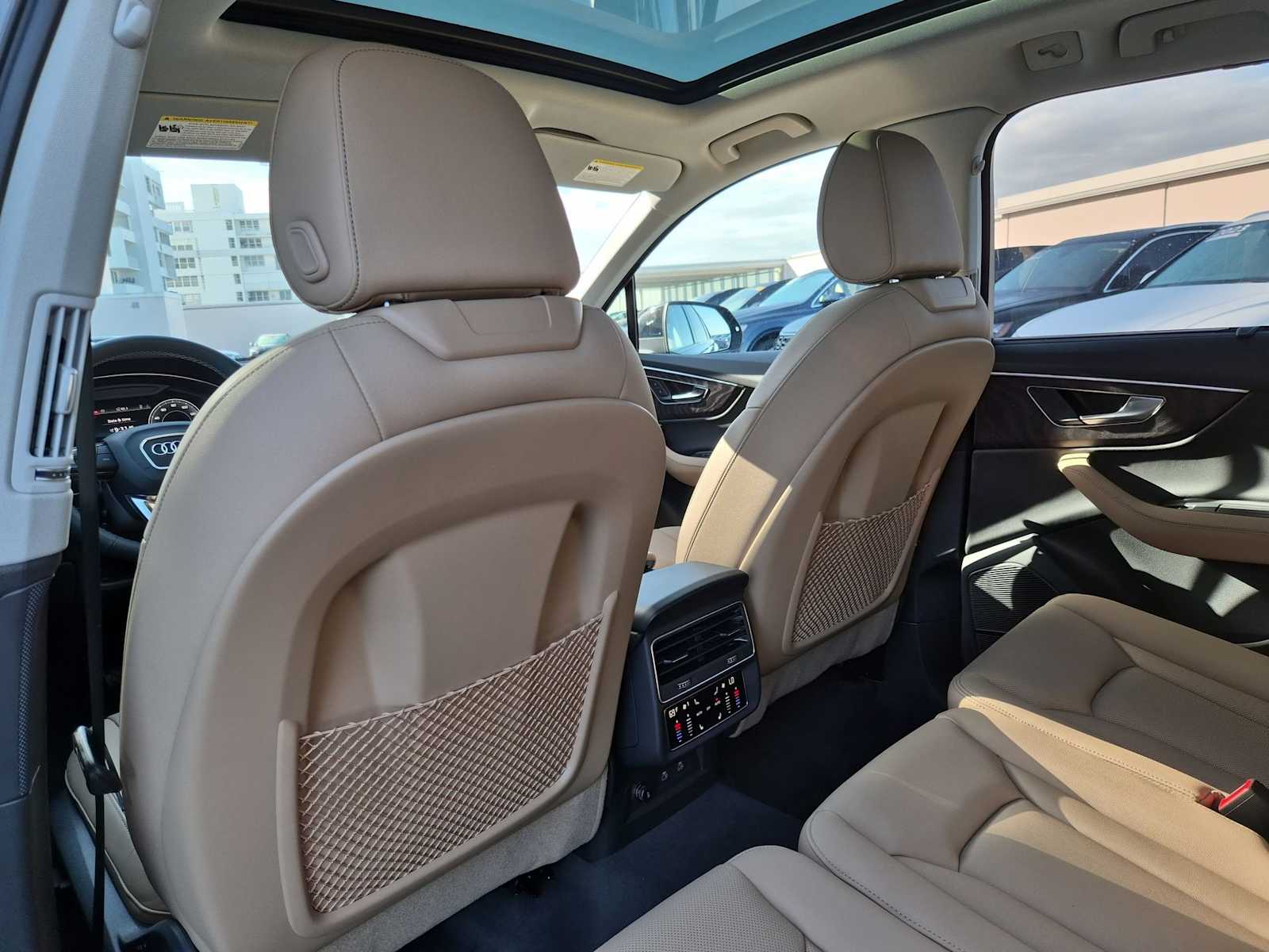 Thumbnail: 2026 Audi Q7 - 17