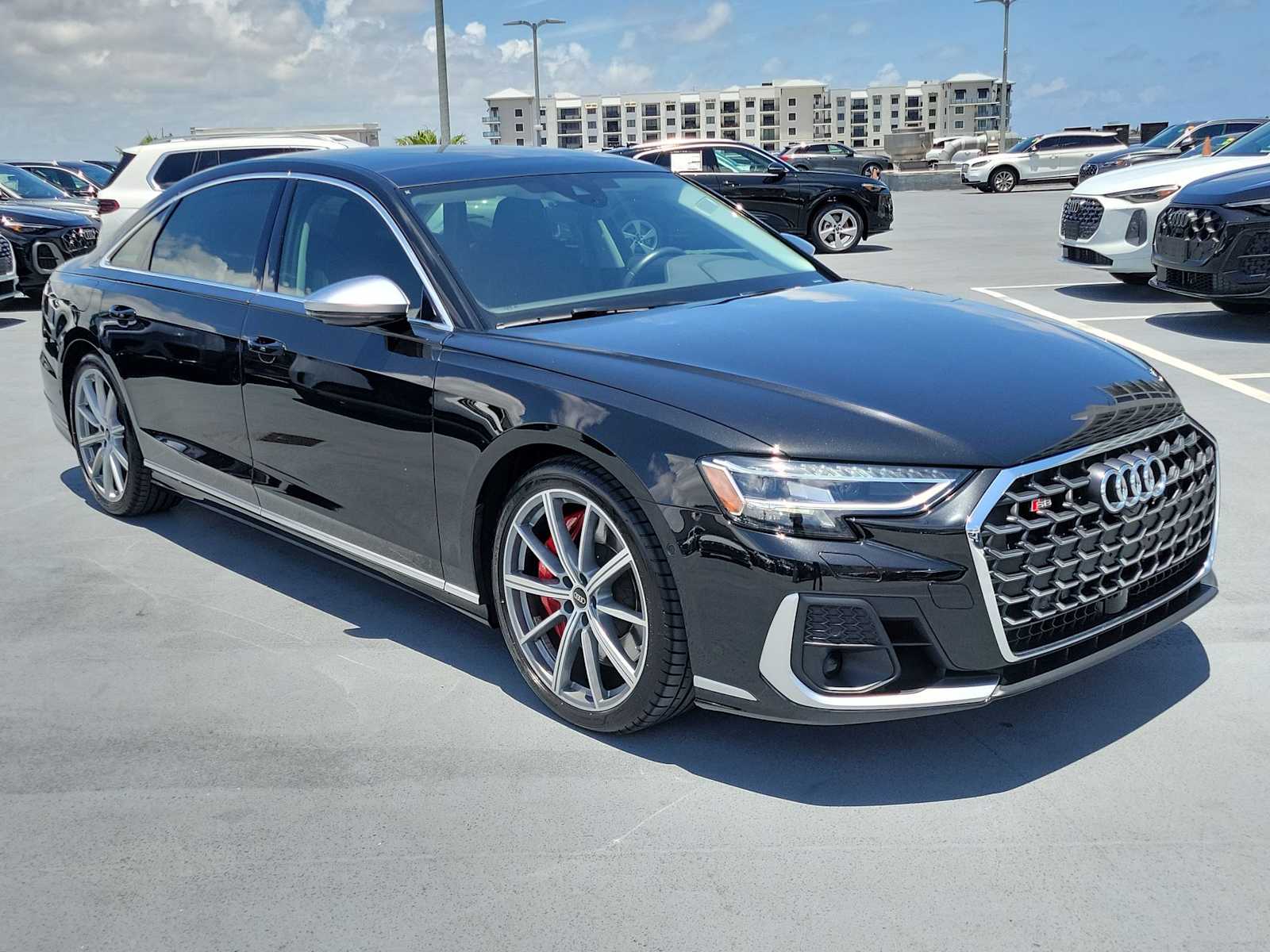 Thumbnail: 2023 Audi S8 - 8