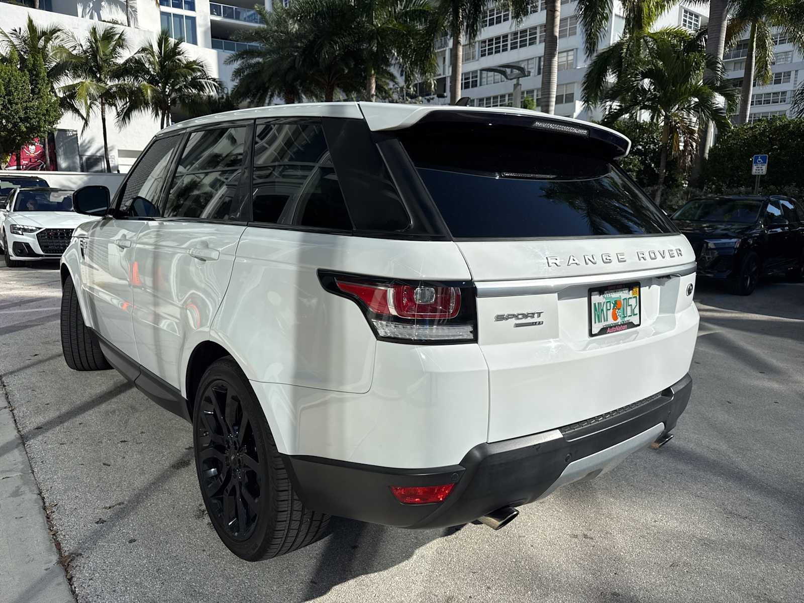 Thumbnail: 2016 Land Rover Range Rover Sport - 3