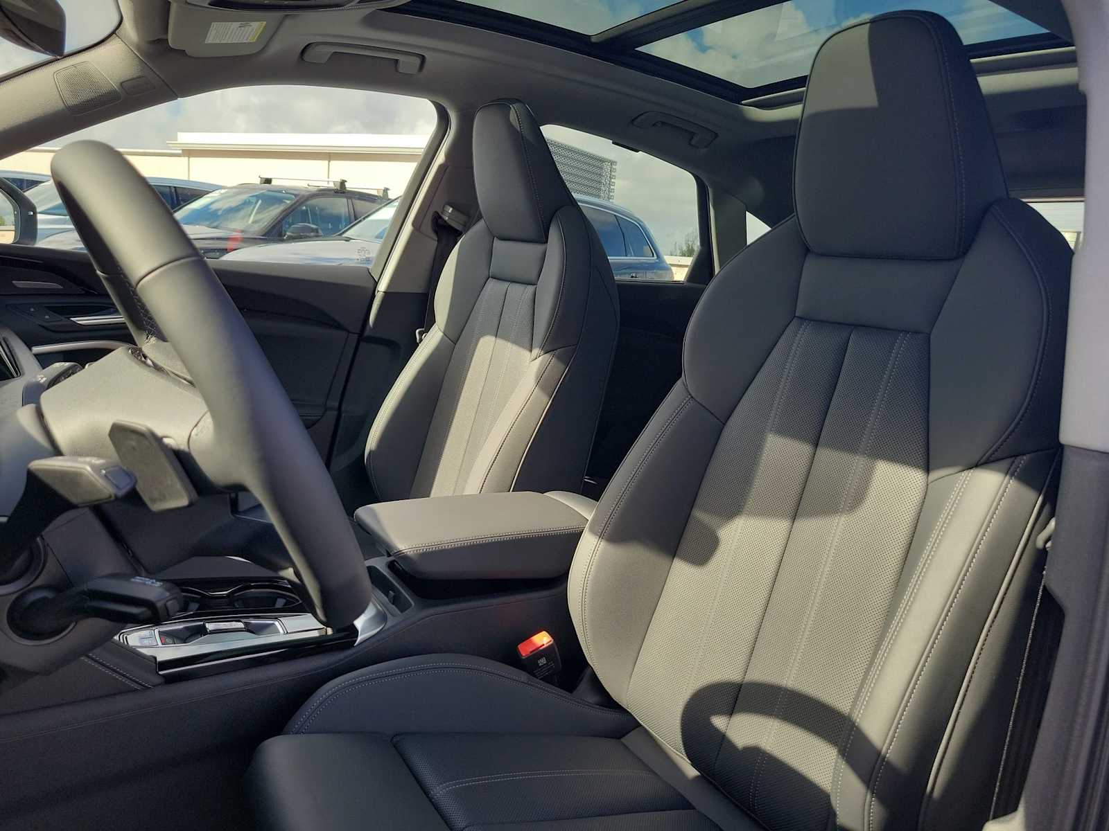 Thumbnail: 2025 Audi Q5 - 15