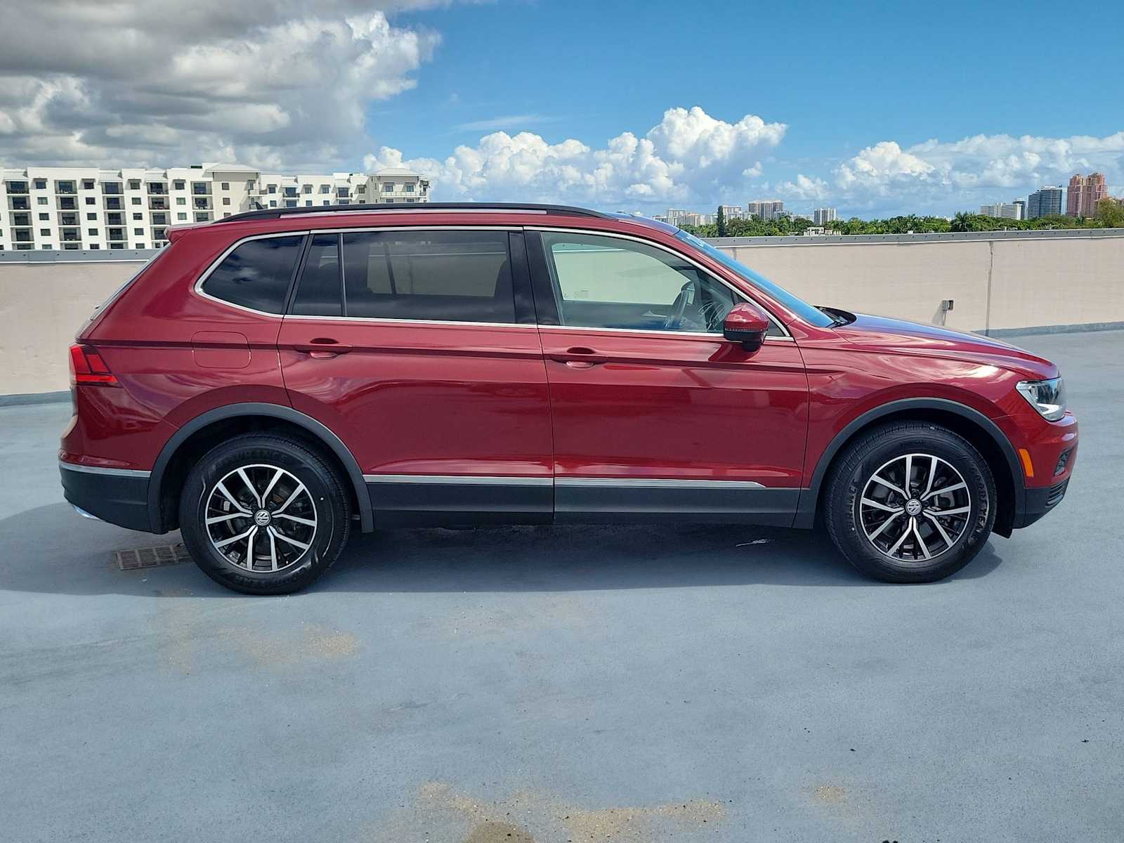 Thumbnail: 2021 Volkswagen Tiguan - 7