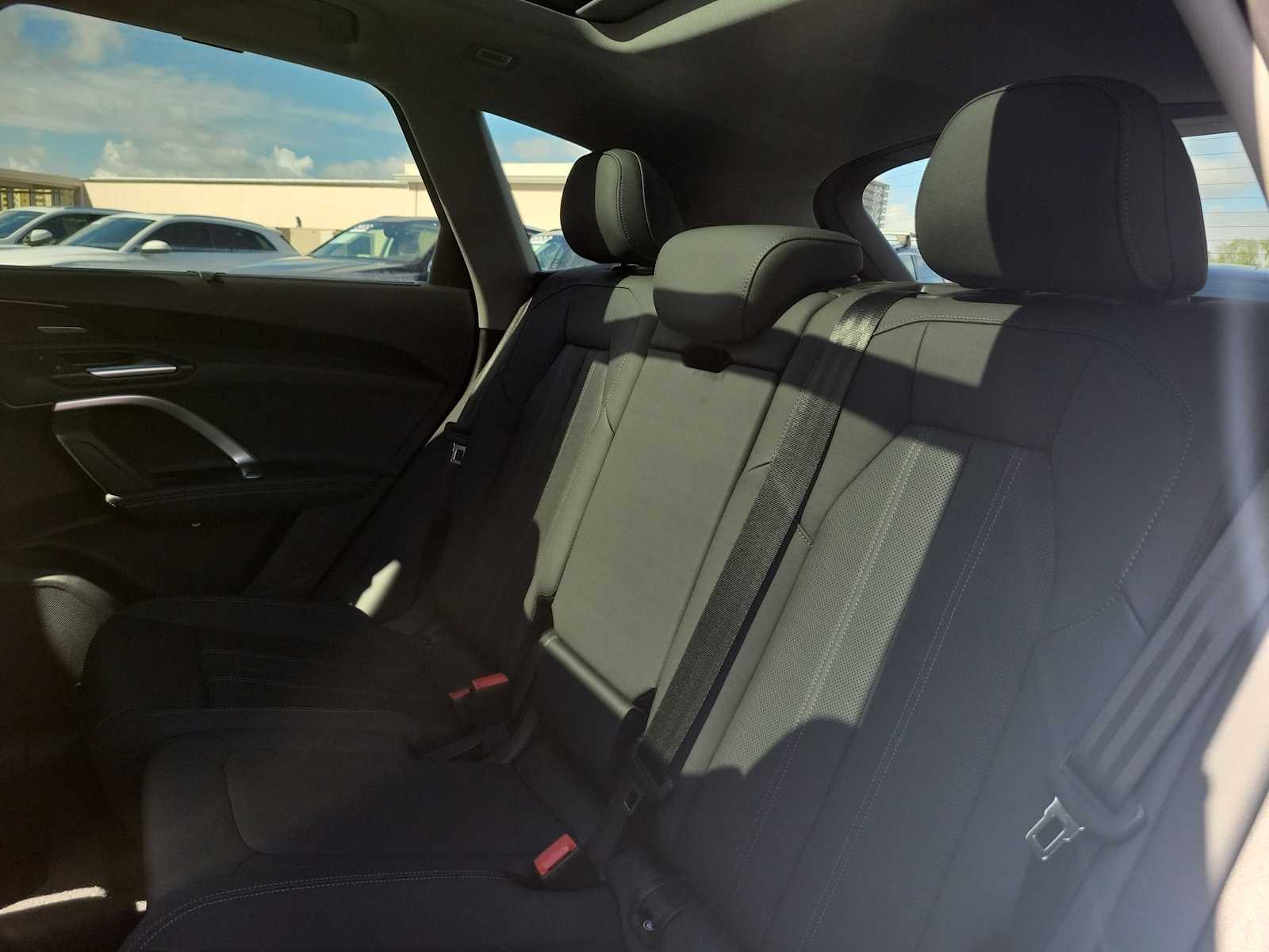 Thumbnail: 2025 Audi Q5 - 19