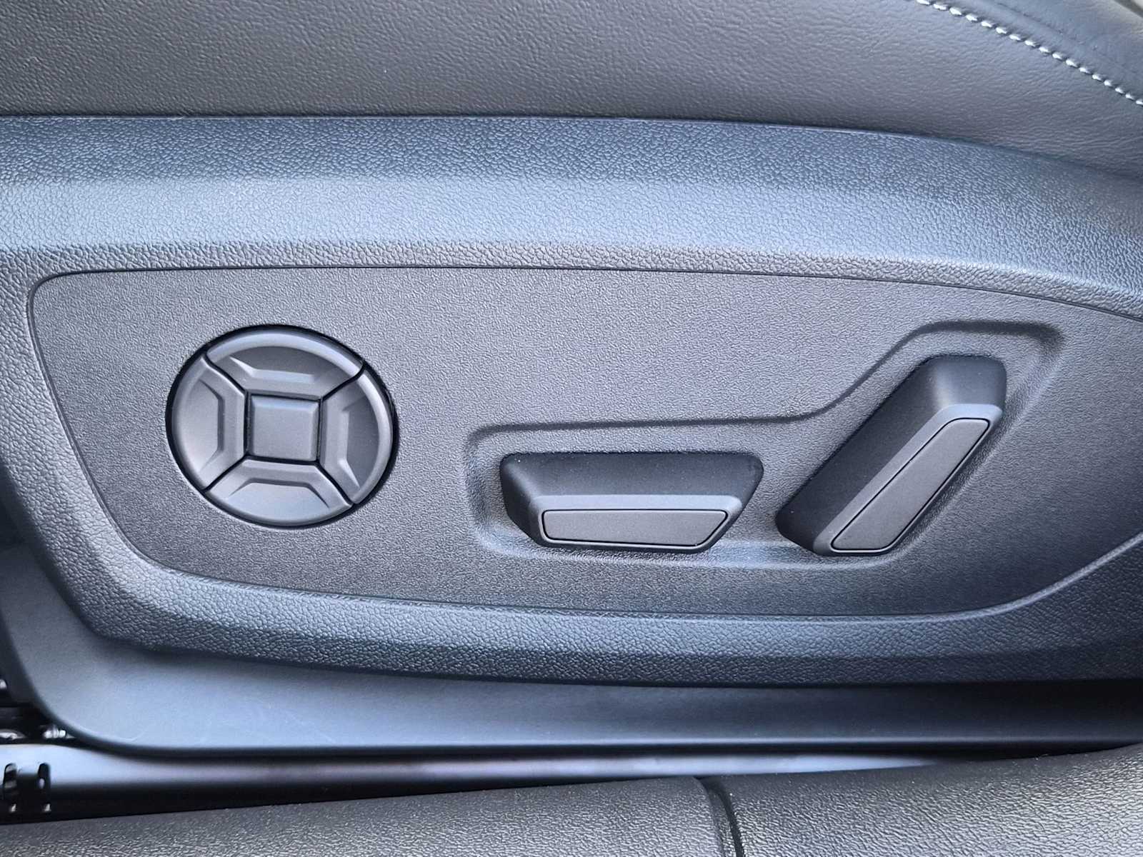 Thumbnail: 2026 Audi A6 - 16