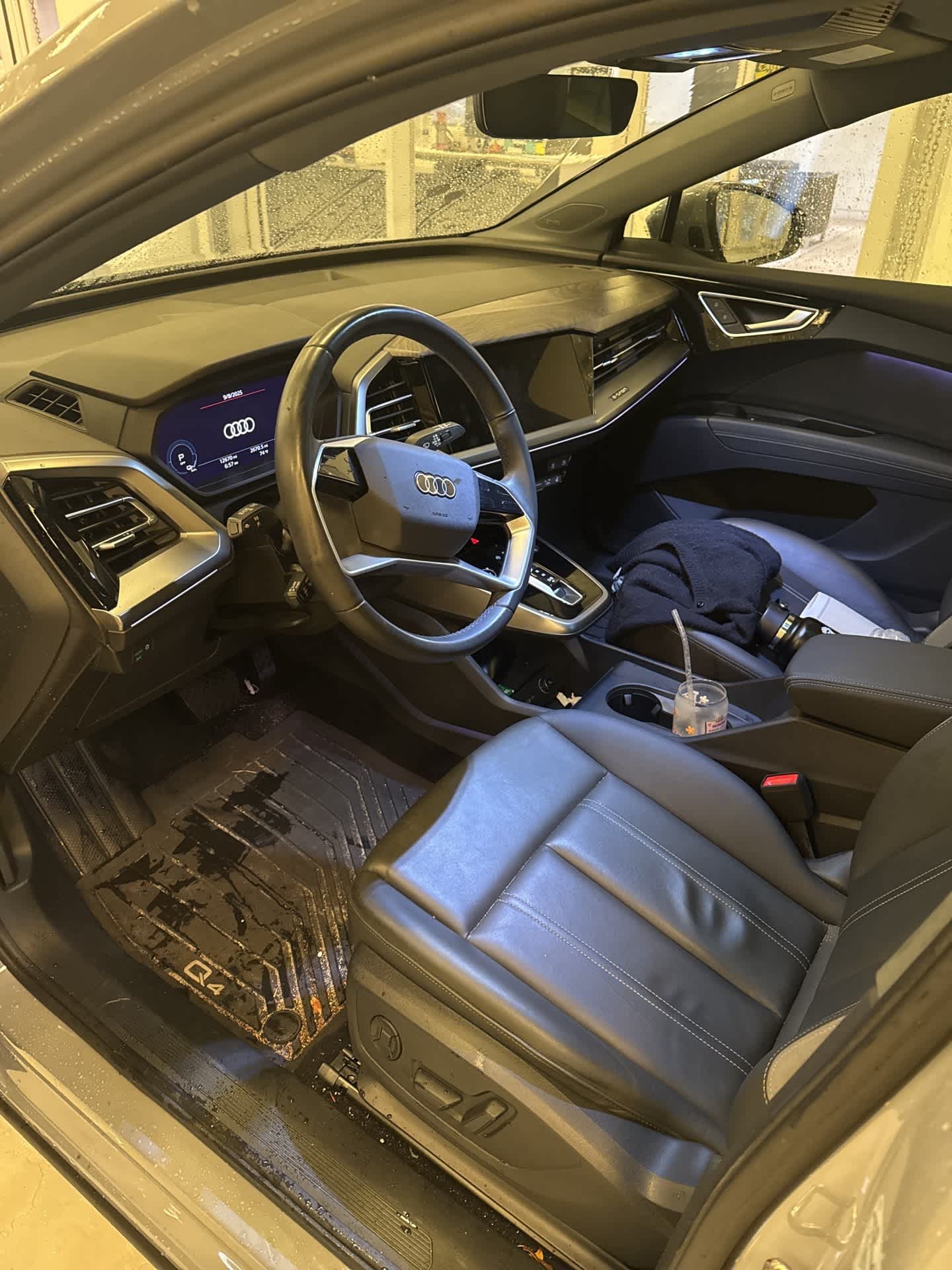 Thumbnail: 2023 Audi Q4 e-tron - 4