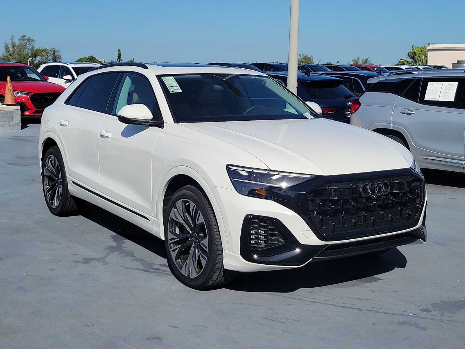 Thumbnail: 2025 Audi Q8 - 8