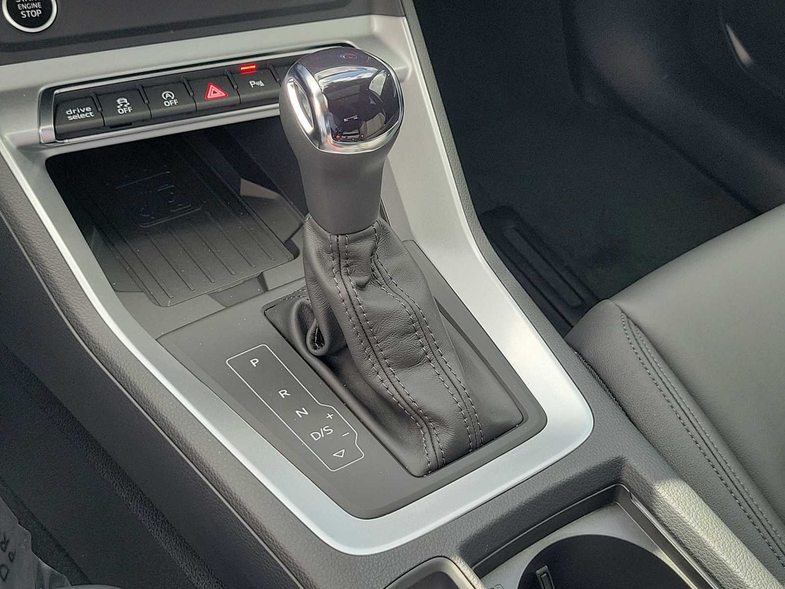 Thumbnail: 2025 Audi Q3 - 25