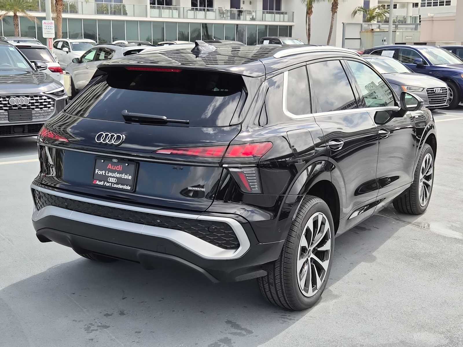 Thumbnail: 2026 Audi Q3 - 6