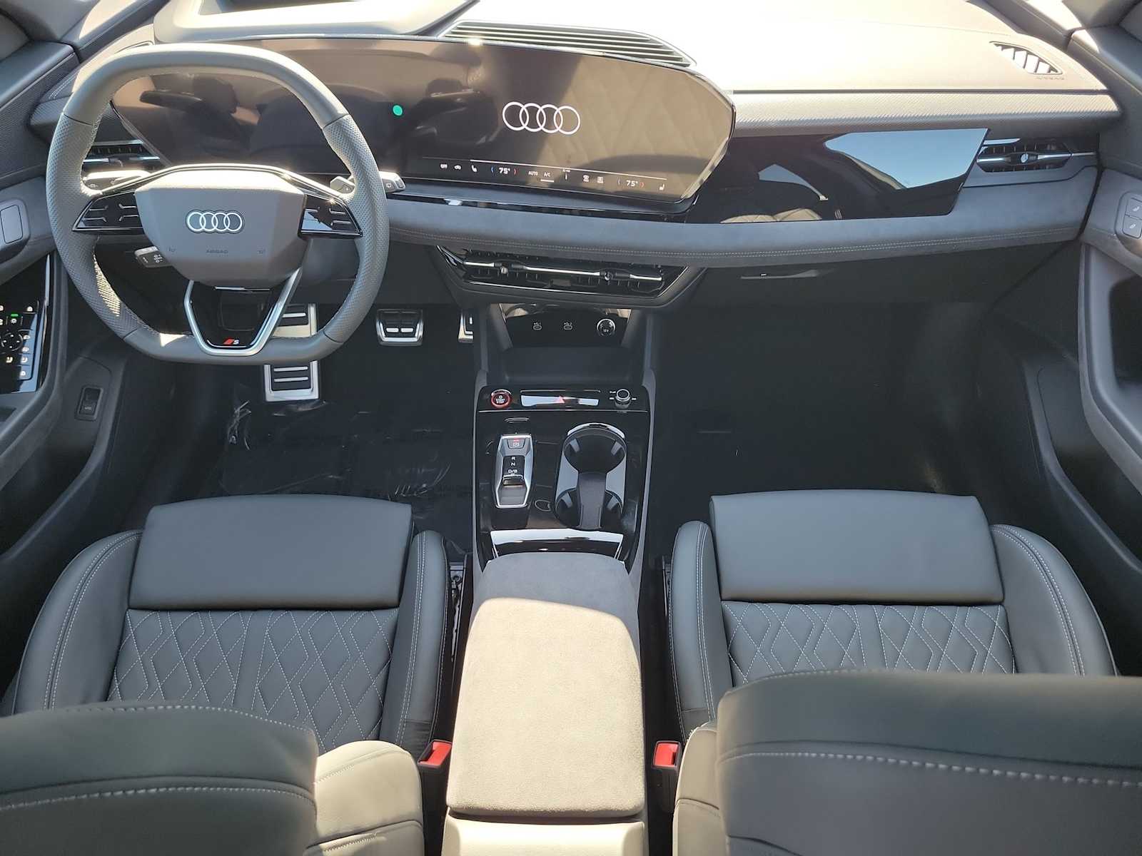 Thumbnail: 2025 Audi SQ6 e-tron - 14