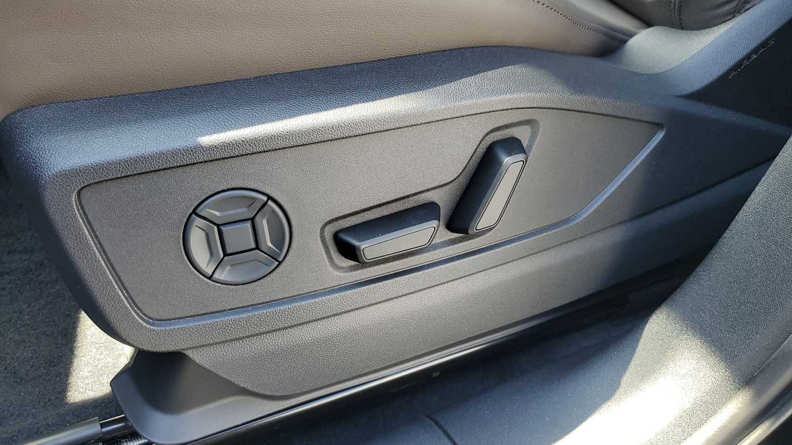 Thumbnail: 2026 Audi Q5 - 17