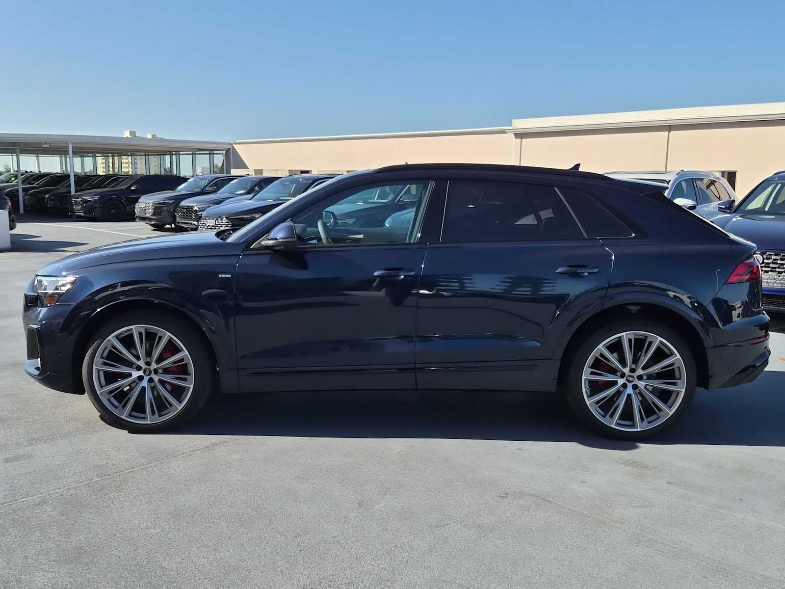 Thumbnail: 2026 Audi Q8 - 3