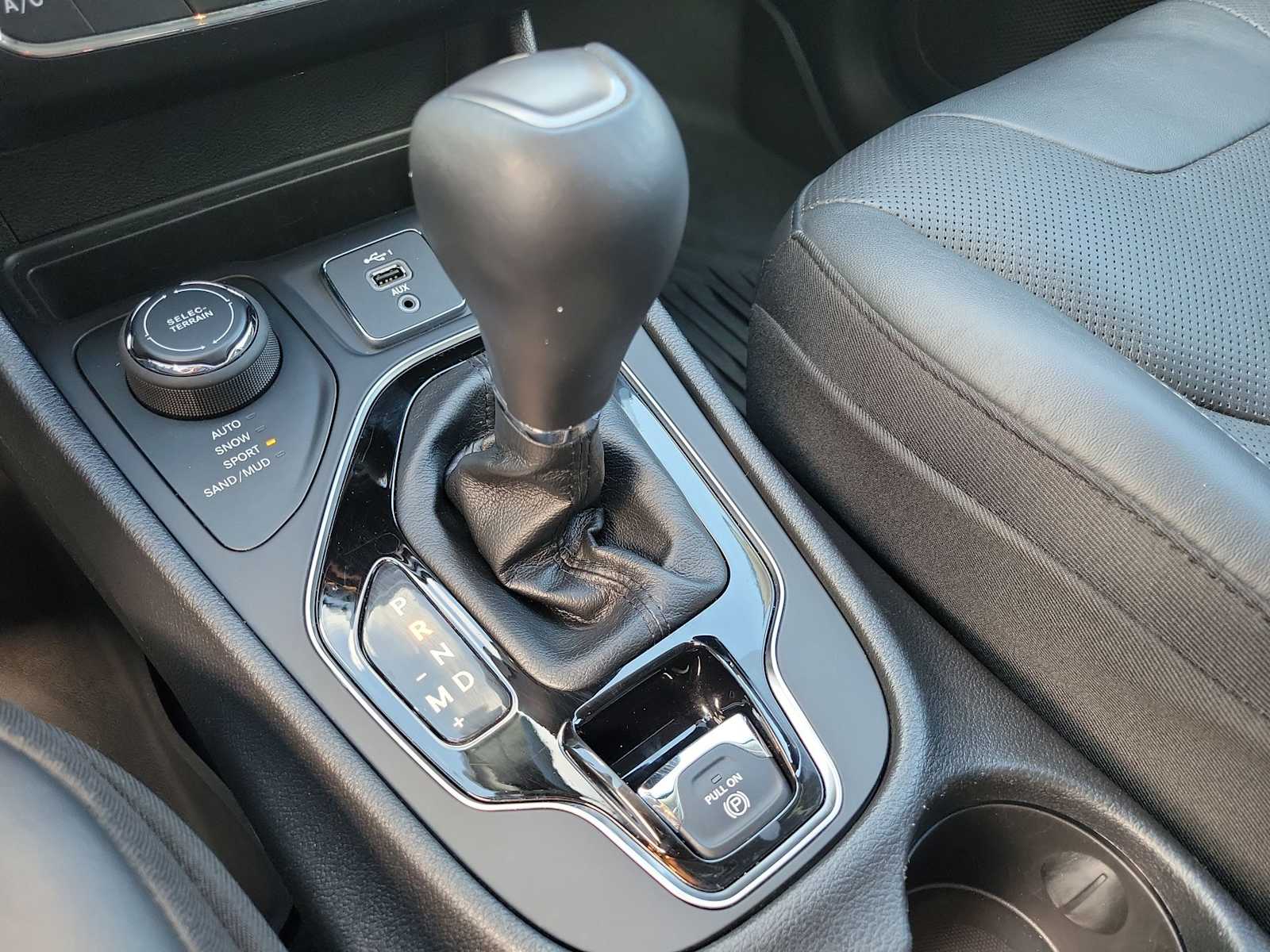 Thumbnail: 2020 Jeep Cherokee - 29