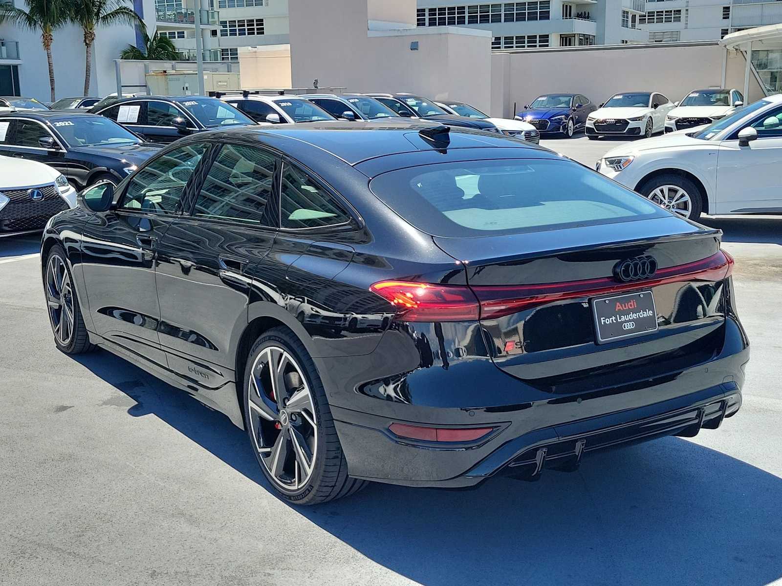 Thumbnail: 2025 Audi e-tron S - 4