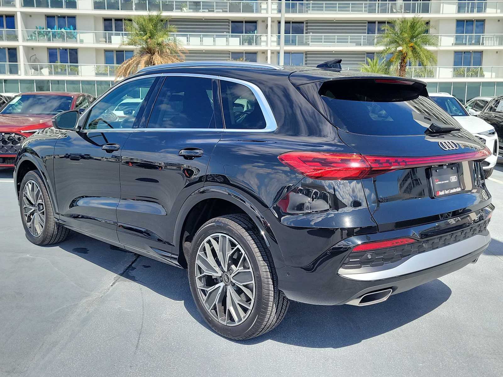Thumbnail: 2025 Audi Q5 - 4