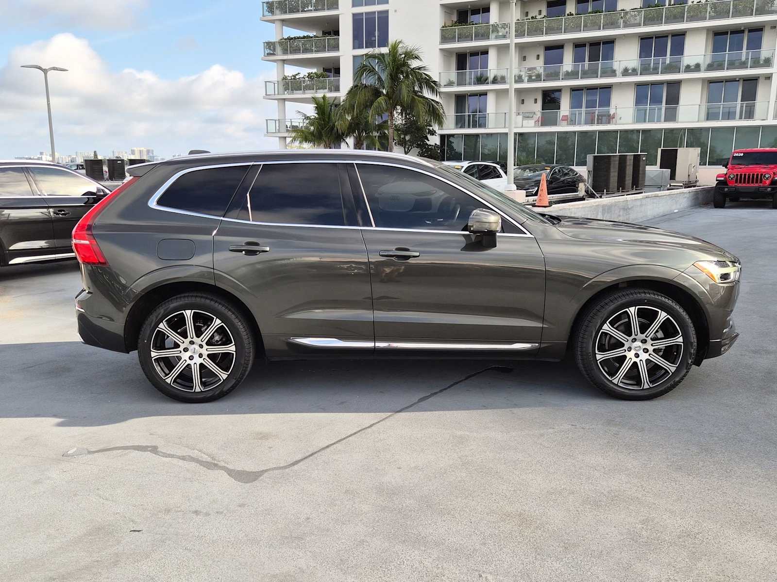 Thumbnail: 2021 Volvo XC60 - 7