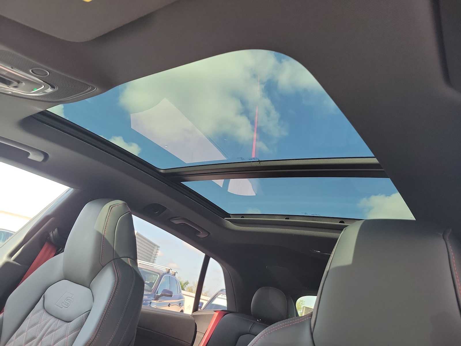 Thumbnail: 2026 Audi Q8 - 18