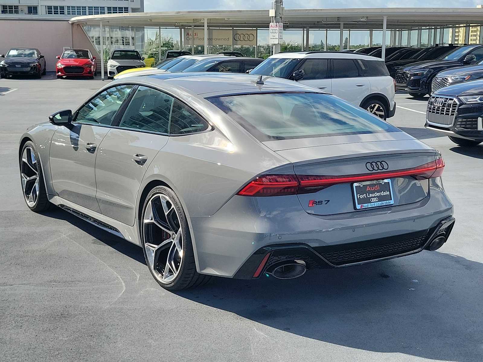 Thumbnail: 2026 Audi RS 7 - 4